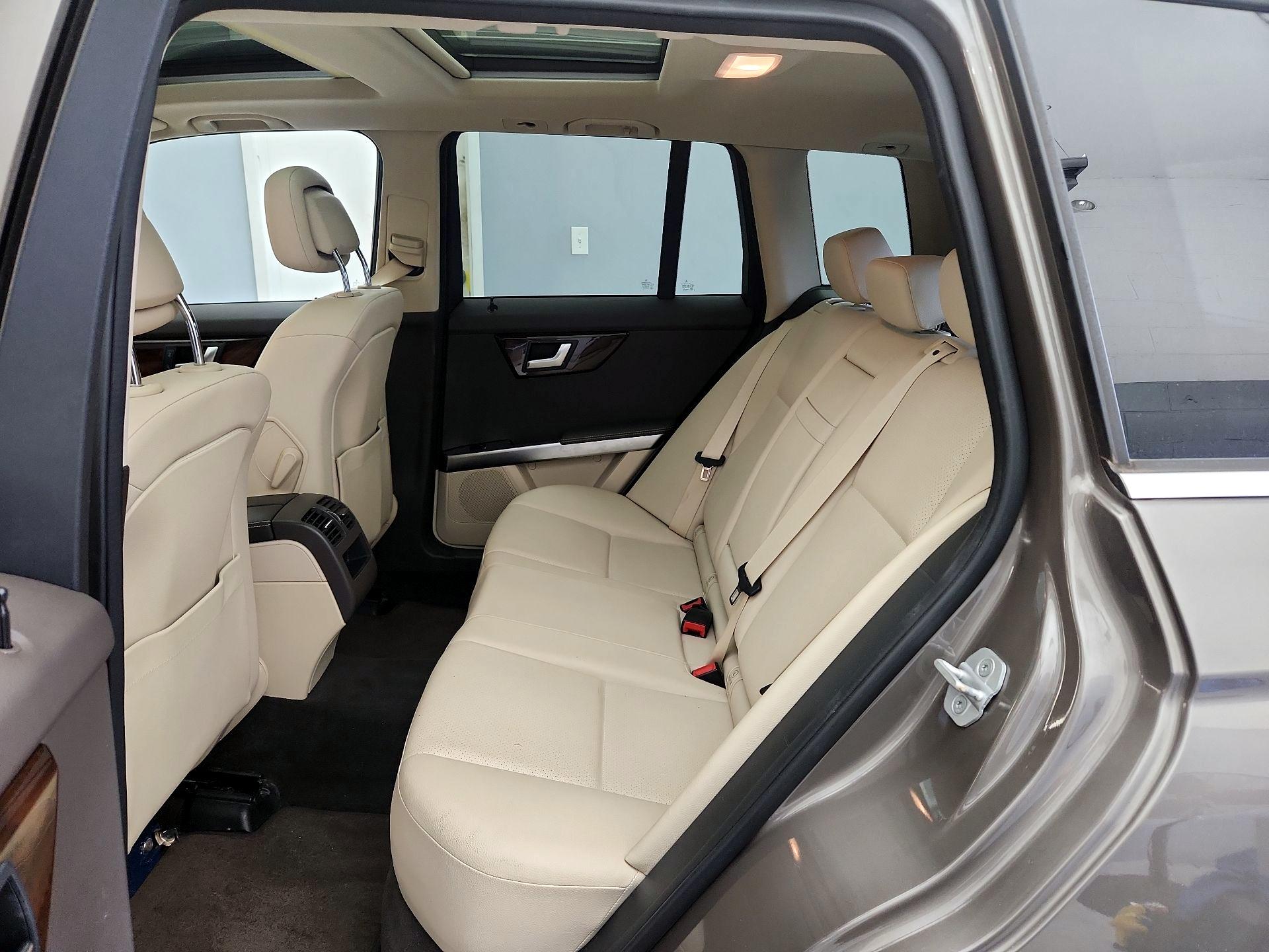Thumbnail: 2015 Mercedes-Benz GLK - 20