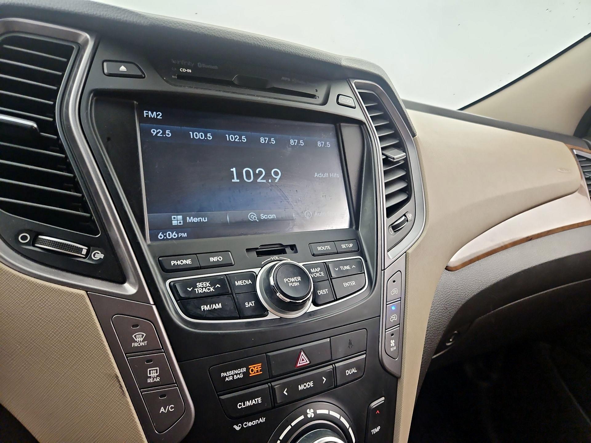Thumbnail: 2013 Hyundai Santa Fe - 15