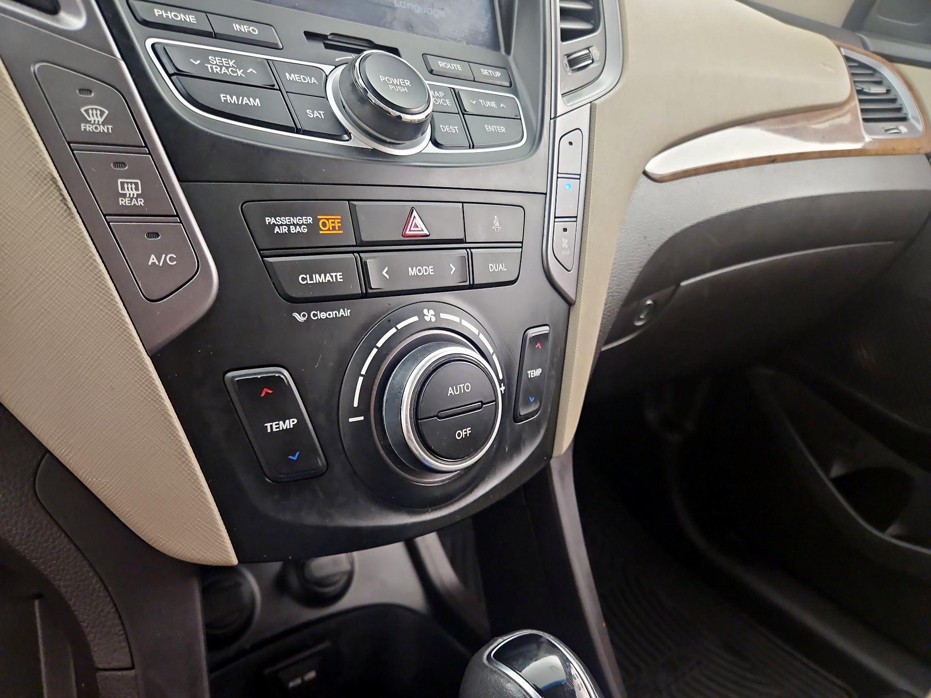 Thumbnail: 2013 Hyundai Santa Fe - 16