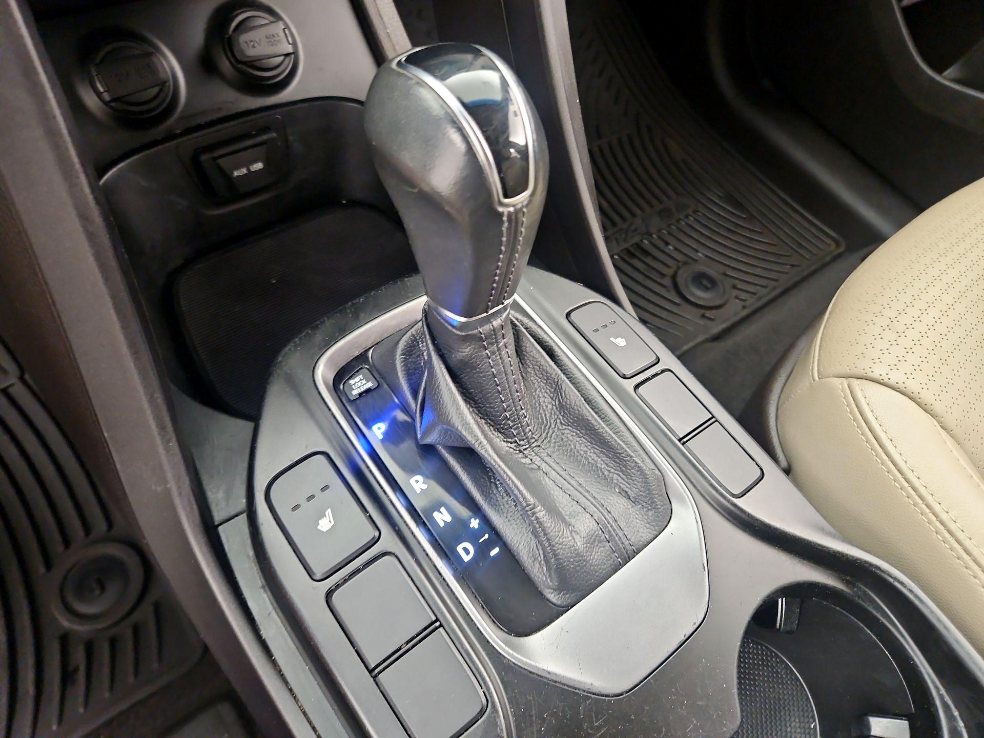 Thumbnail: 2013 Hyundai Santa Fe - 17