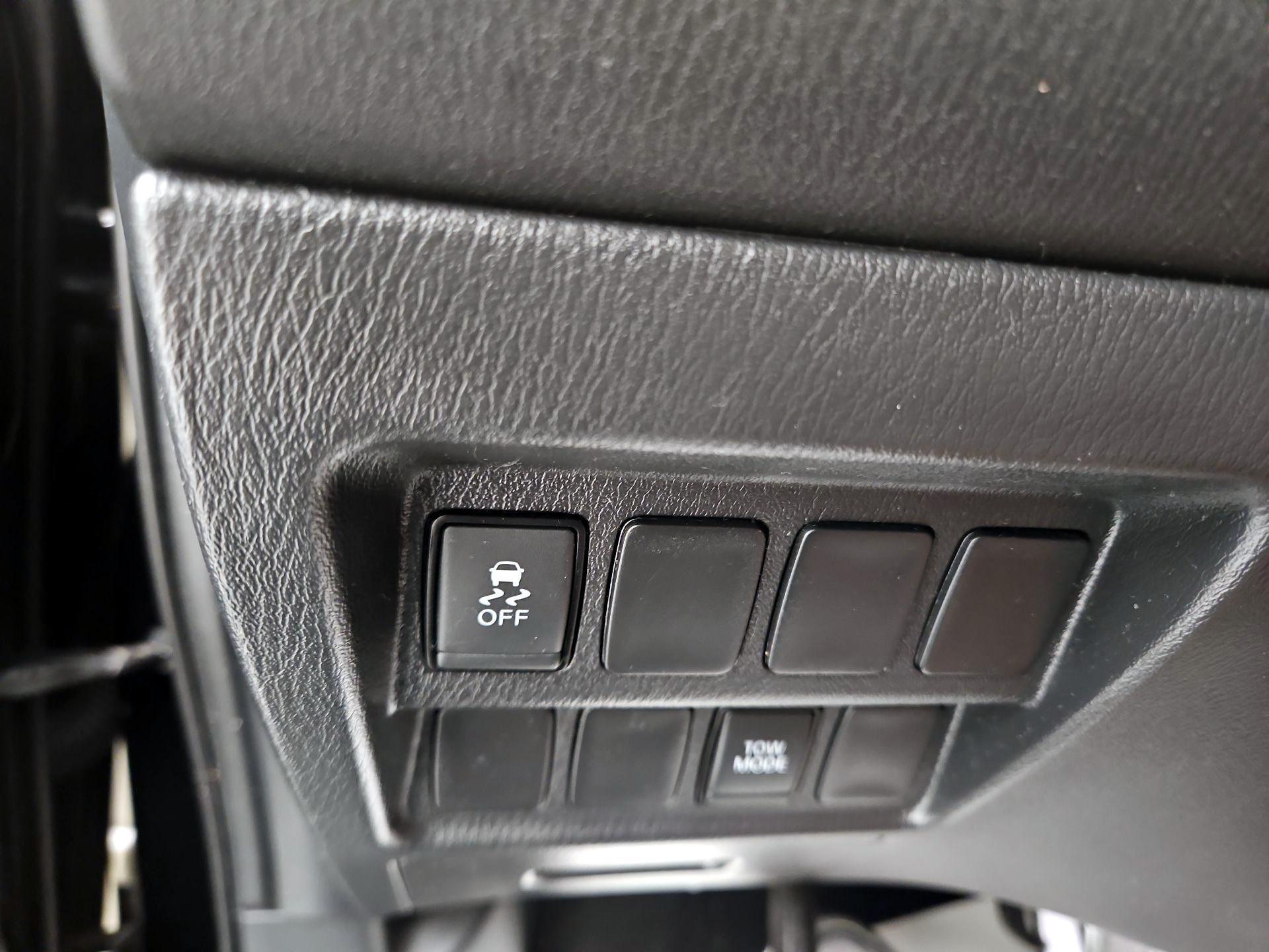 Thumbnail: 2019 Nissan Pathfinder - 13