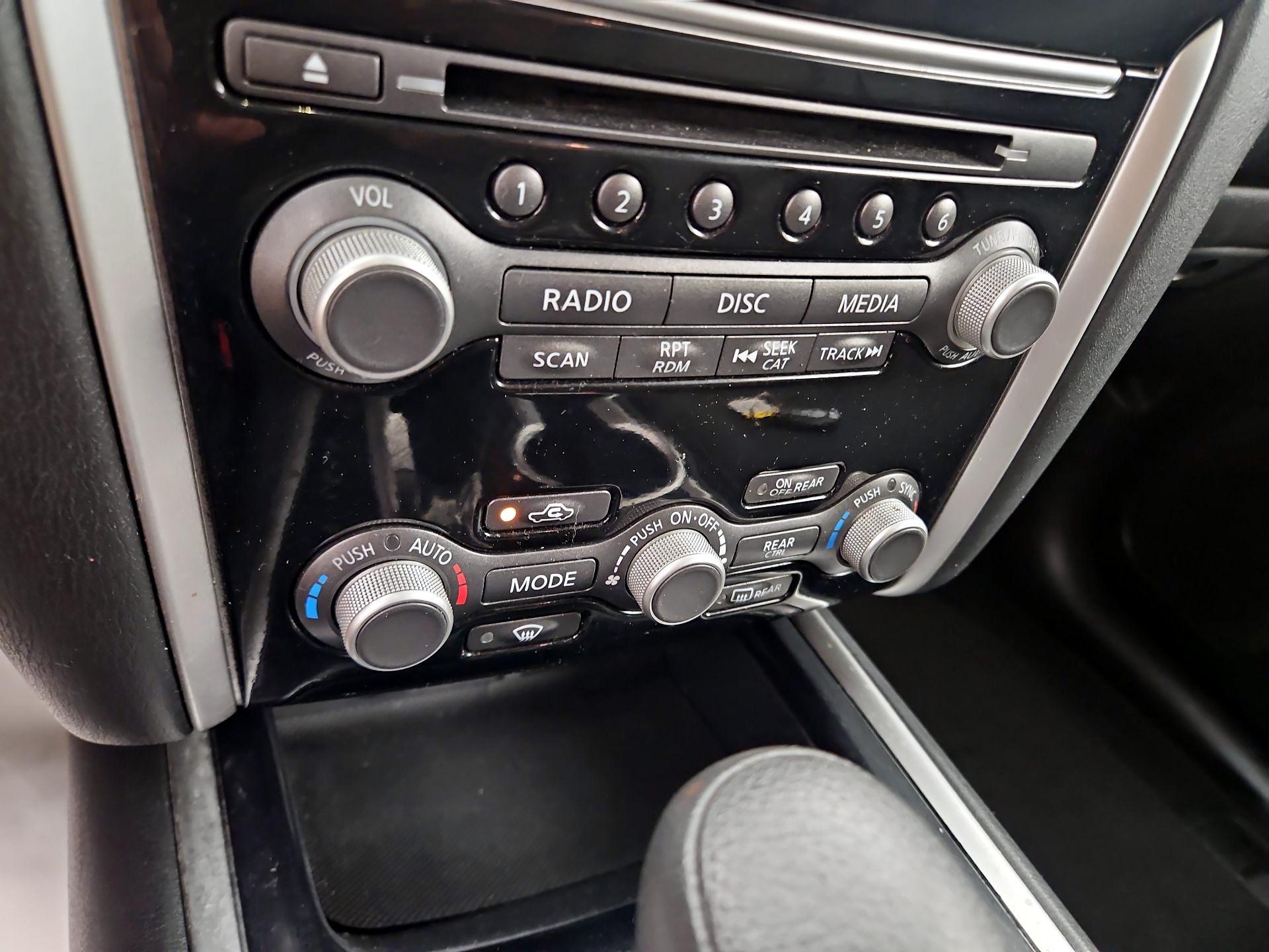 Thumbnail: 2019 Nissan Pathfinder - 16