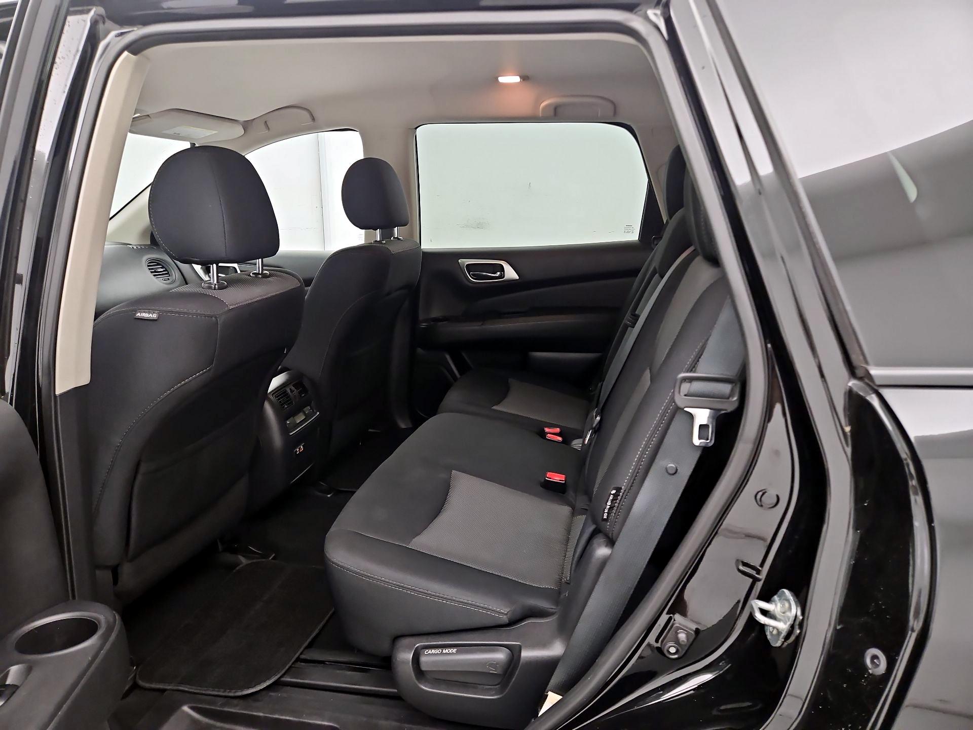 Thumbnail: 2019 Nissan Pathfinder - 19