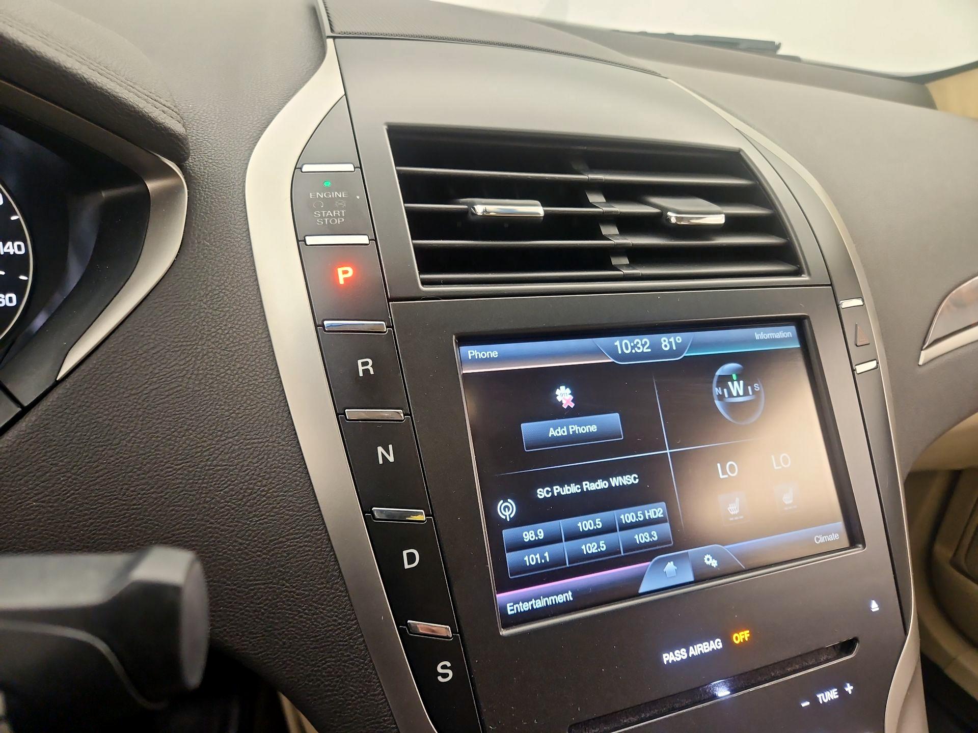 Thumbnail: 2014 Lincoln MKZ - 17