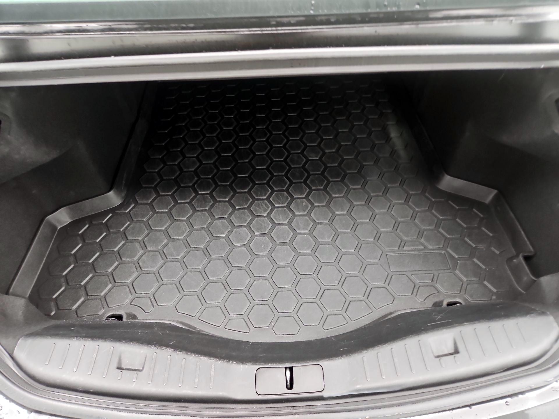 Thumbnail: 2014 Lincoln MKZ - 20