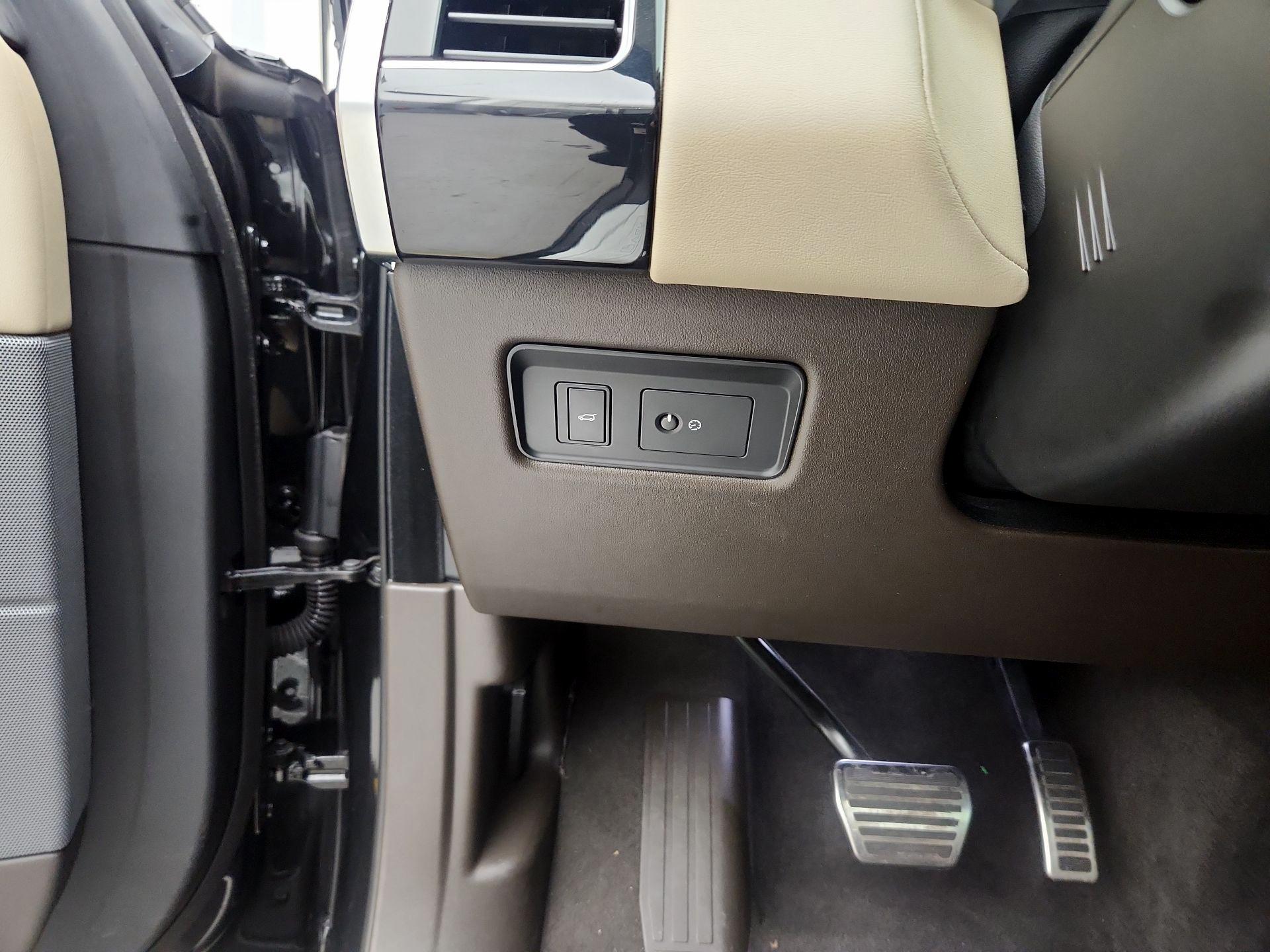 Thumbnail: 2022 Land Rover Range Rover Sport - 13