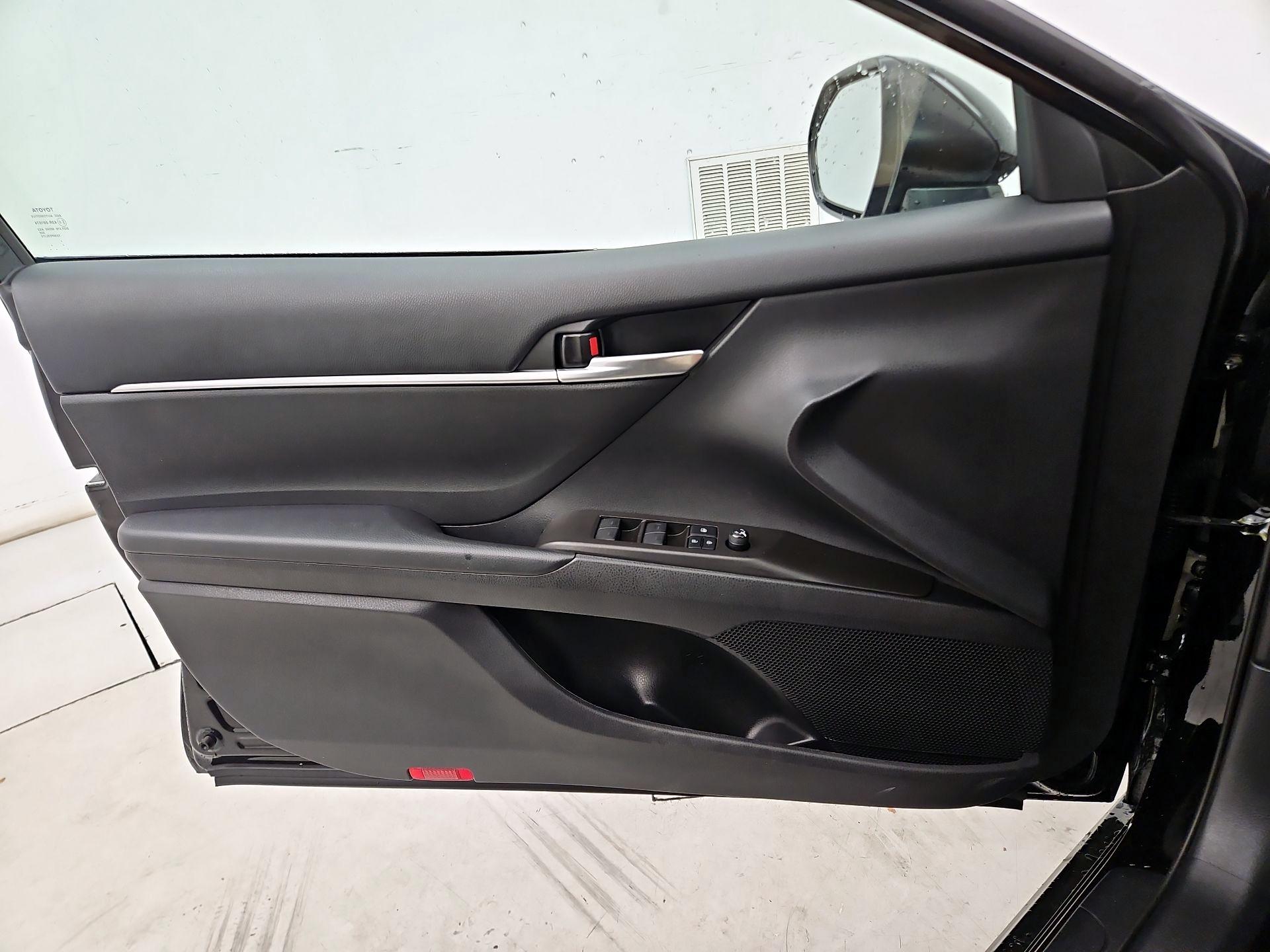 Thumbnail: 2021 Toyota Camry - 12