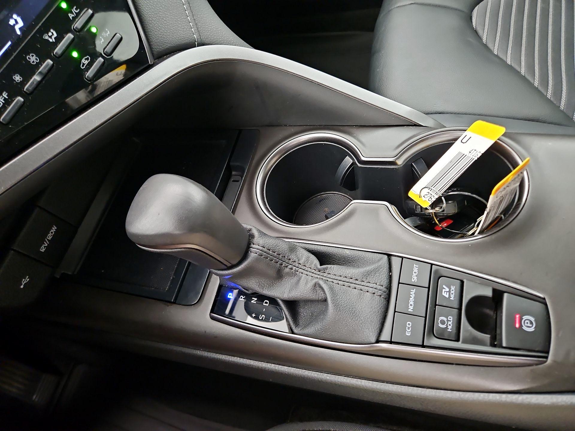 Thumbnail: 2021 Toyota Camry - 17