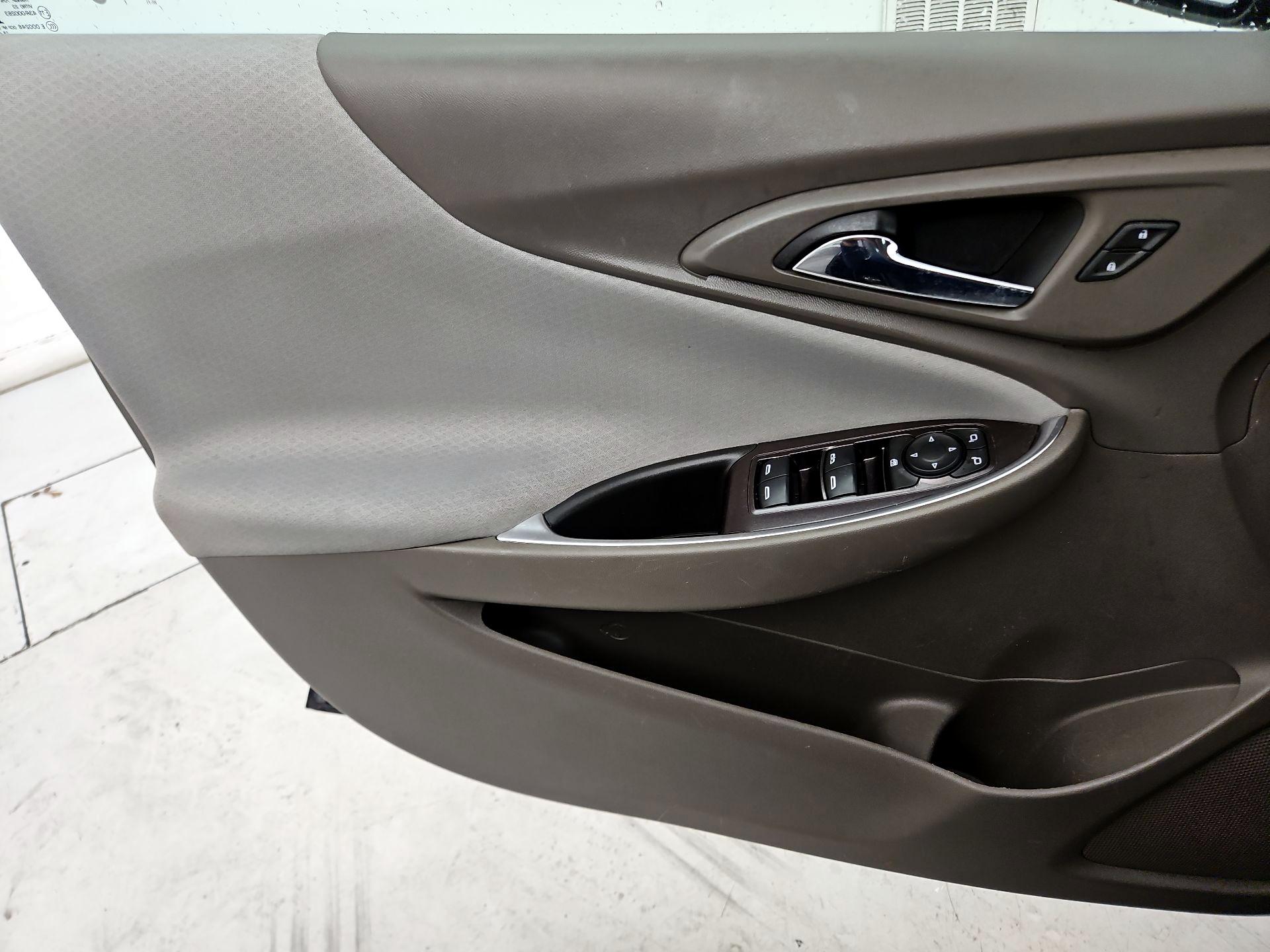 Thumbnail: 2020 Chevrolet Malibu - 12