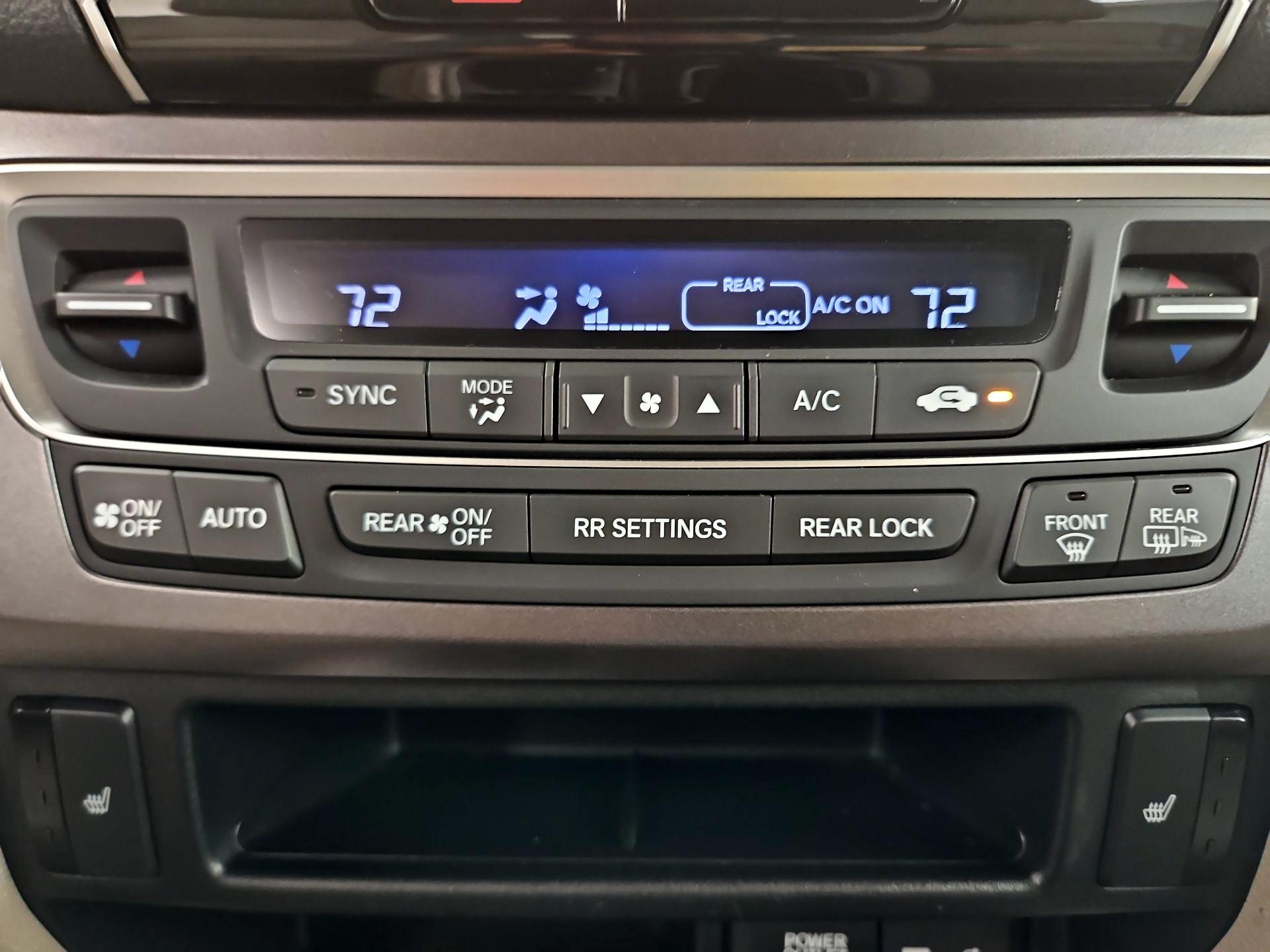 Thumbnail: 2019 Honda Pilot - 16