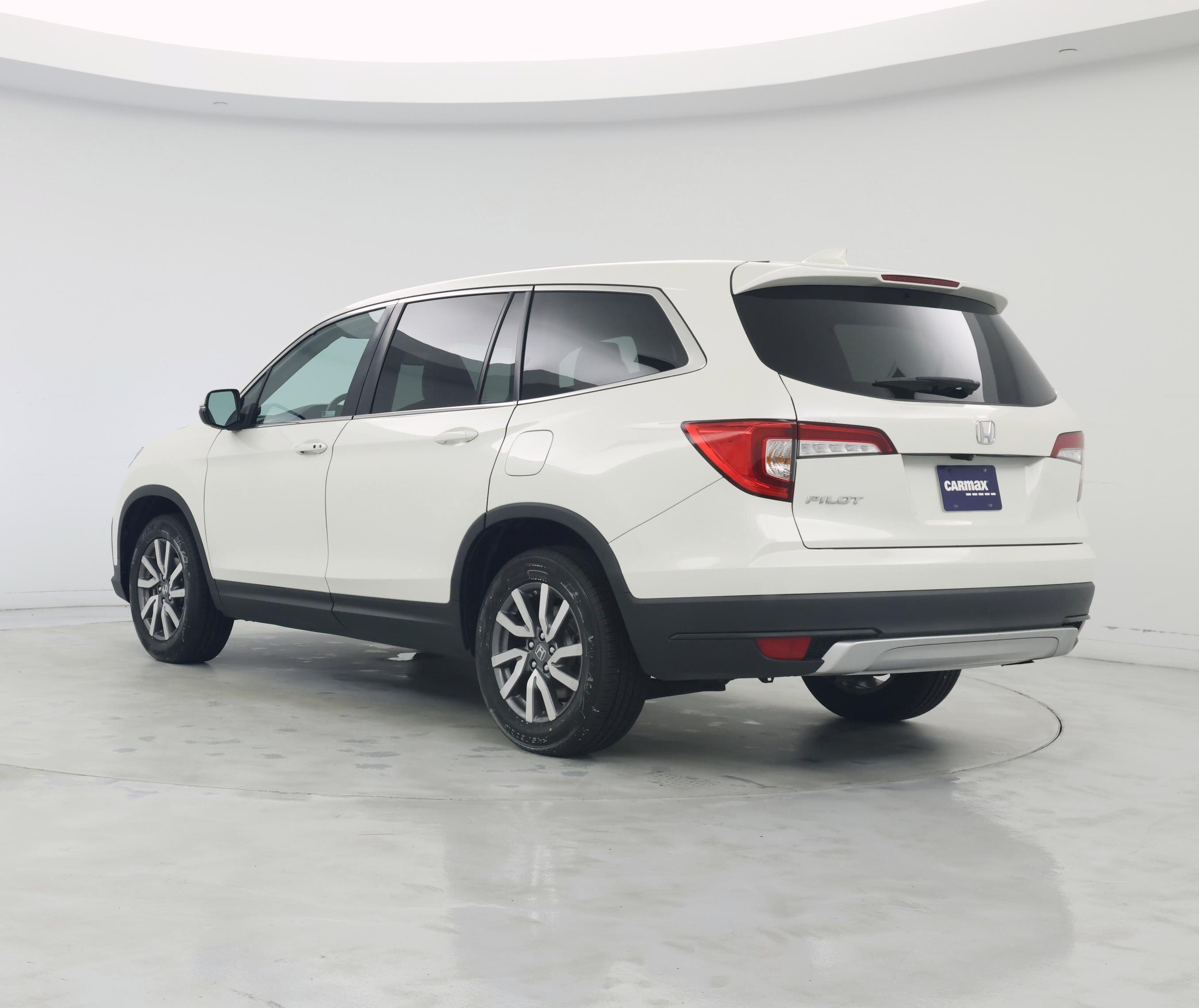 Thumbnail: 2019 Honda Pilot - 2