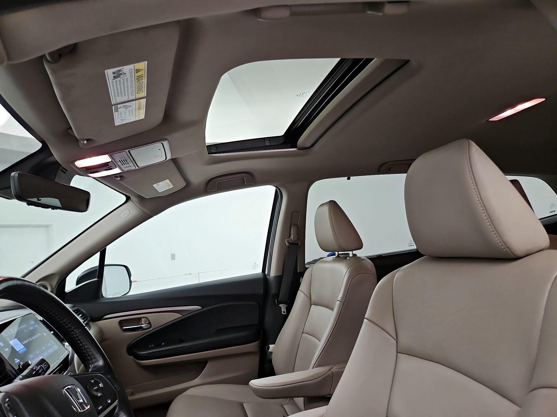 Thumbnail: 2019 Honda Pilot - 19