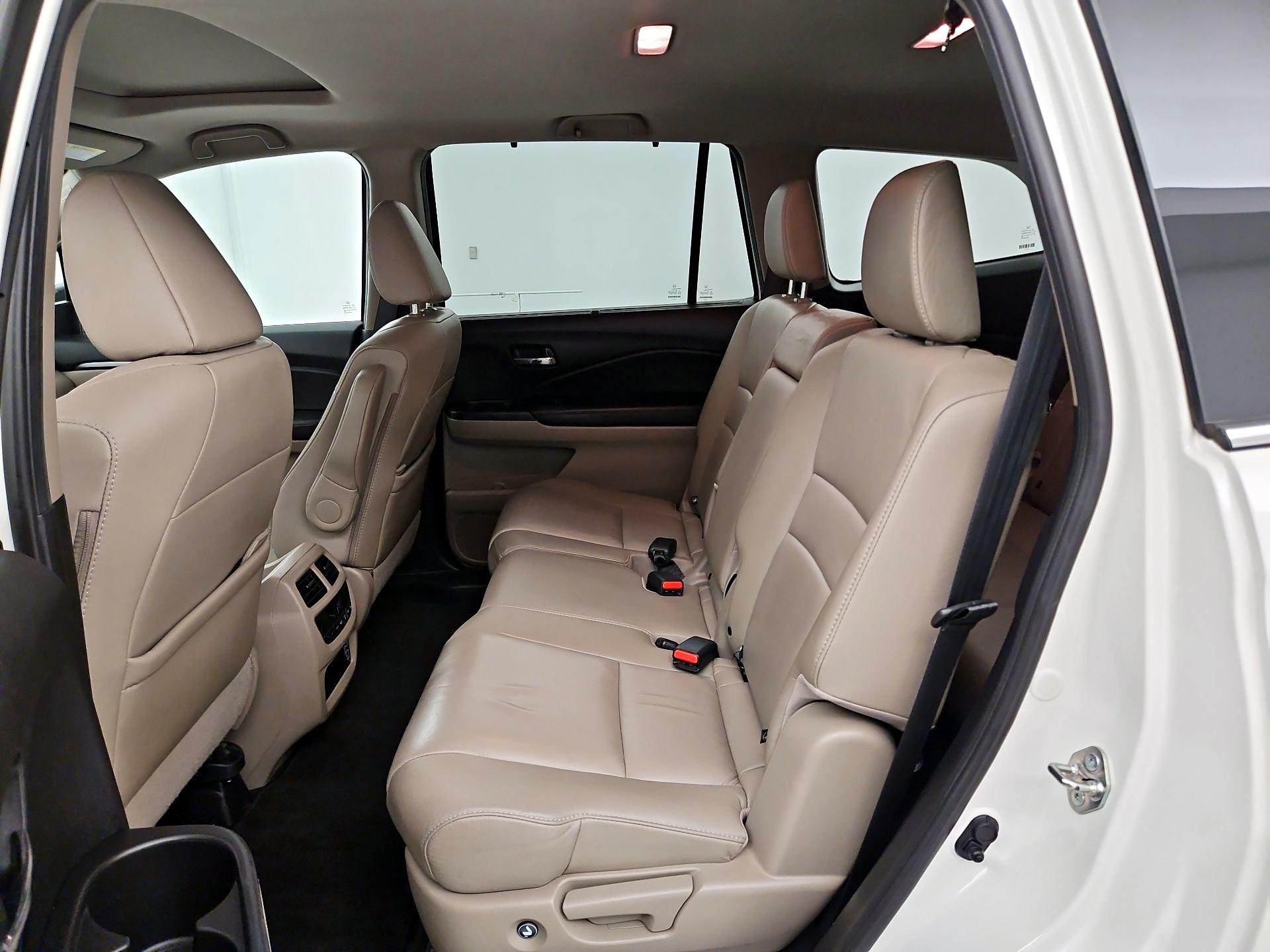 Thumbnail: 2019 Honda Pilot - 20