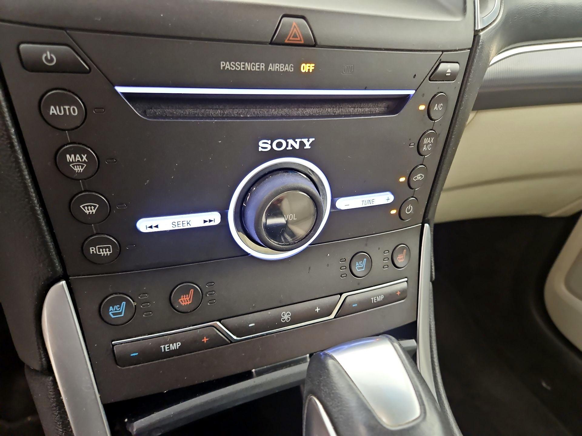 Thumbnail: 2015 Ford Edge - 17
