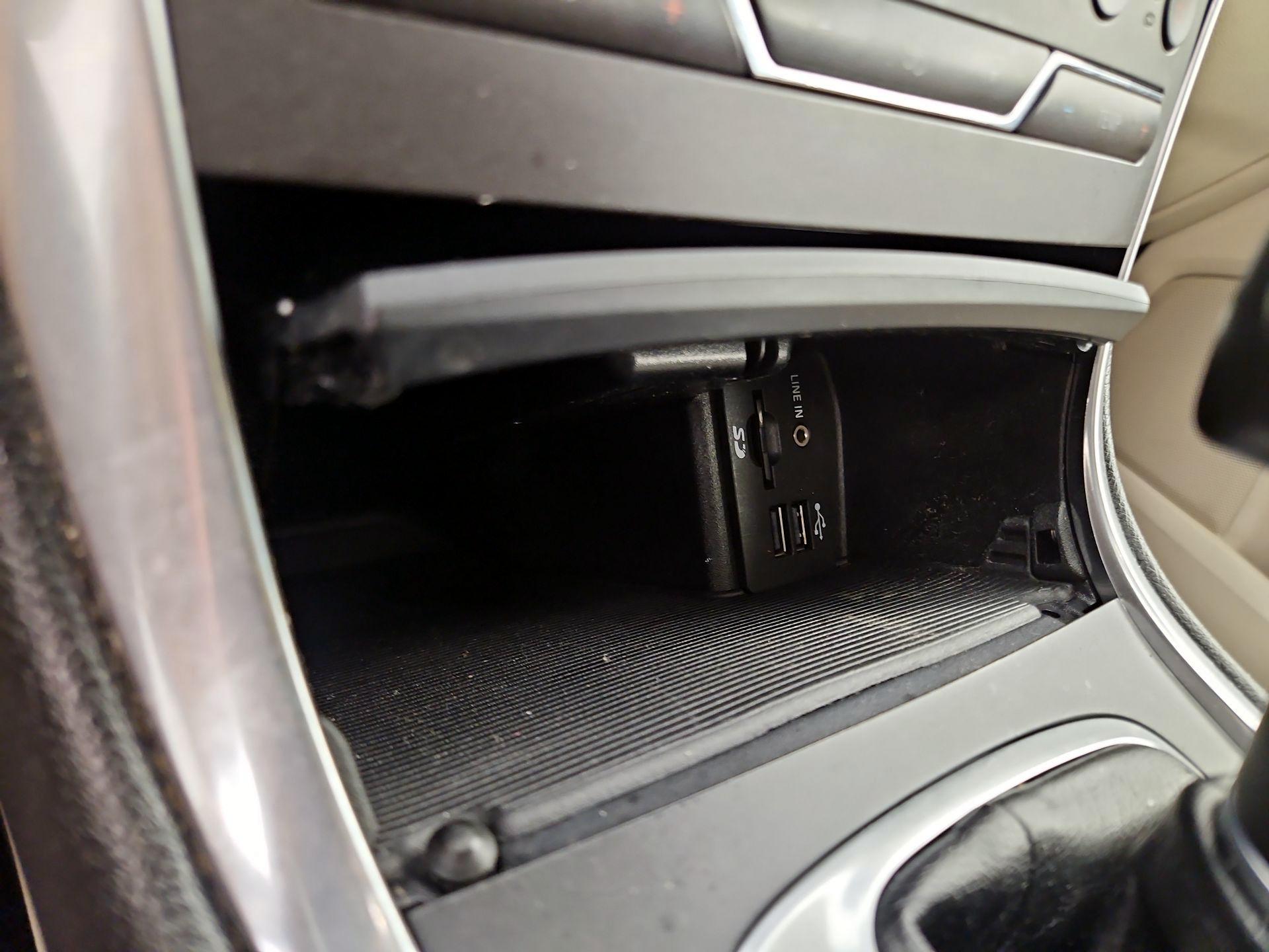 Thumbnail: 2015 Ford Edge - 19