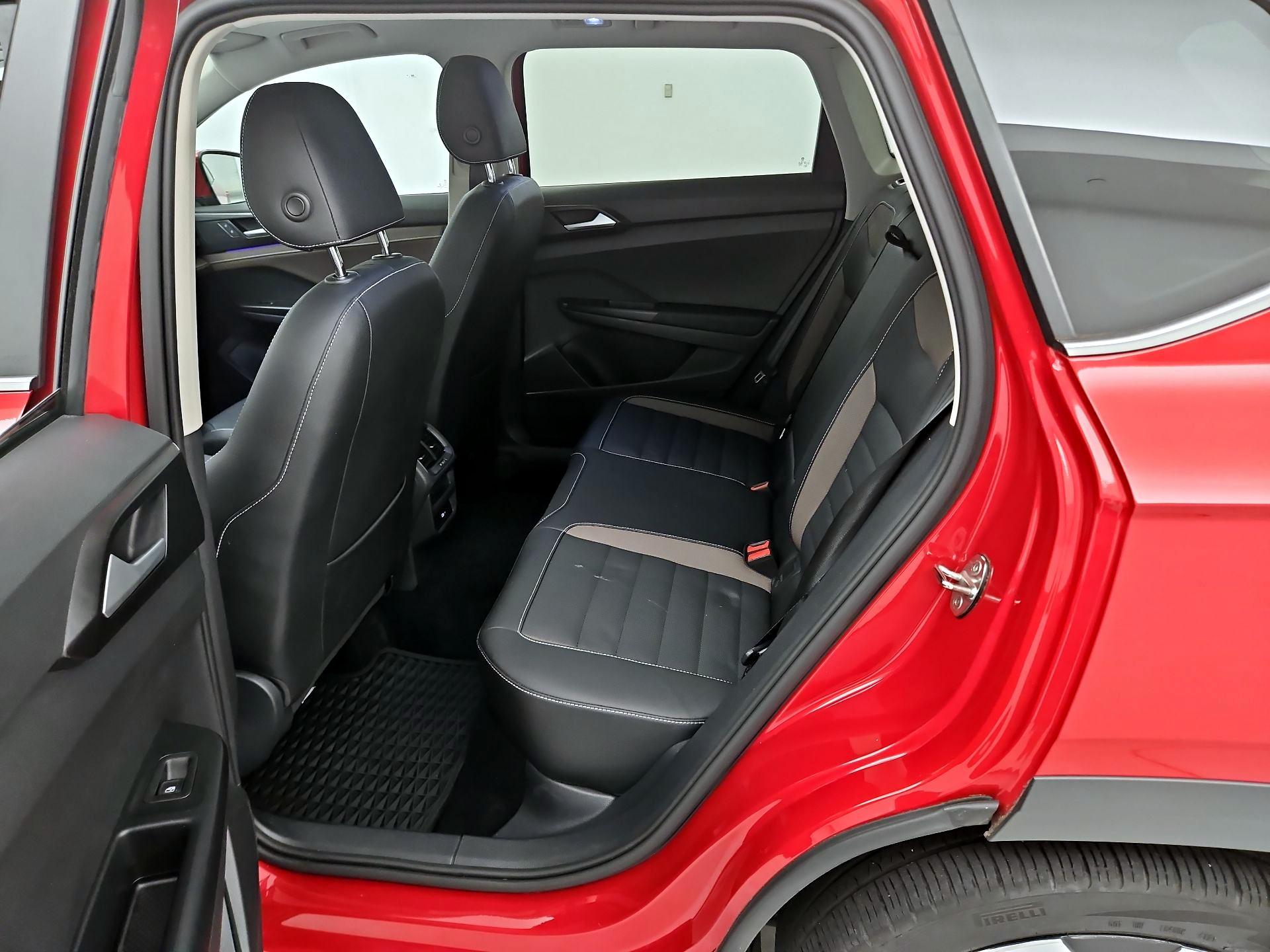 Thumbnail: 2022 Volkswagen Taos - 19