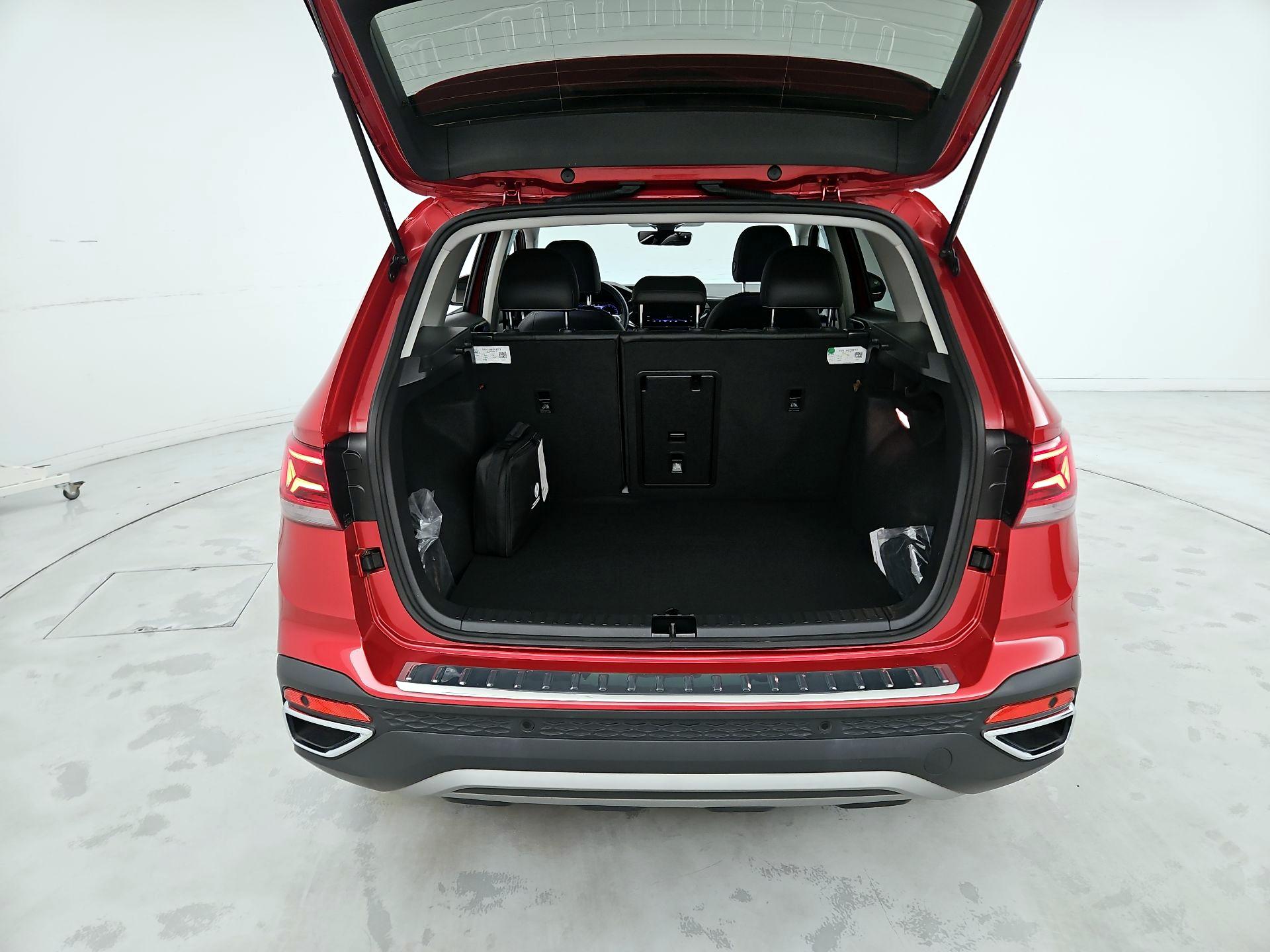 Thumbnail: 2022 Volkswagen Taos - 20