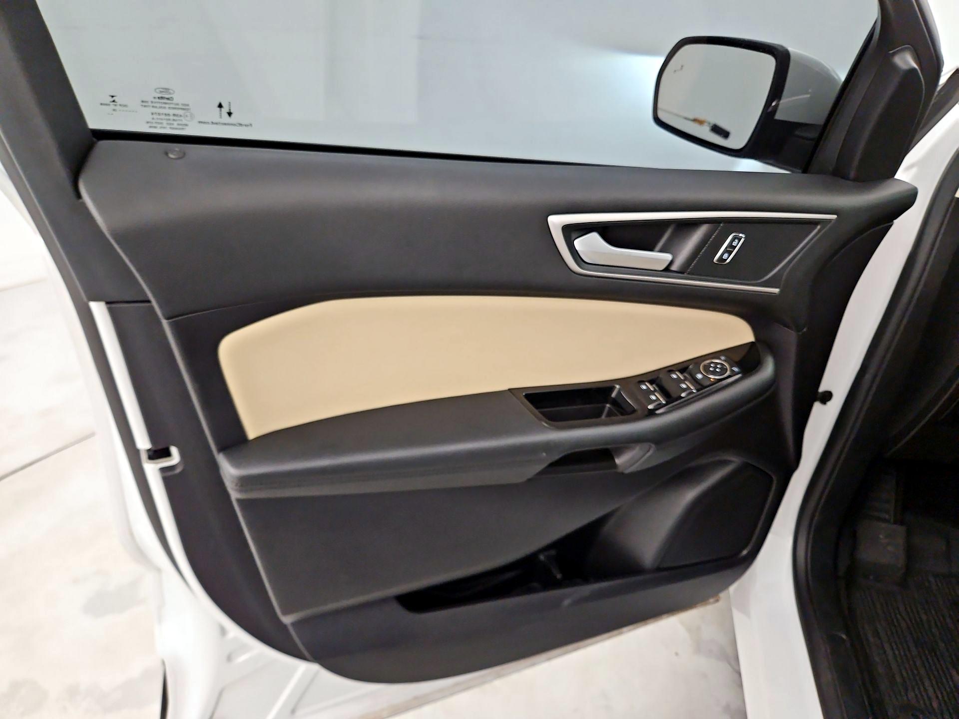 Thumbnail: 2020 Ford Edge - 12