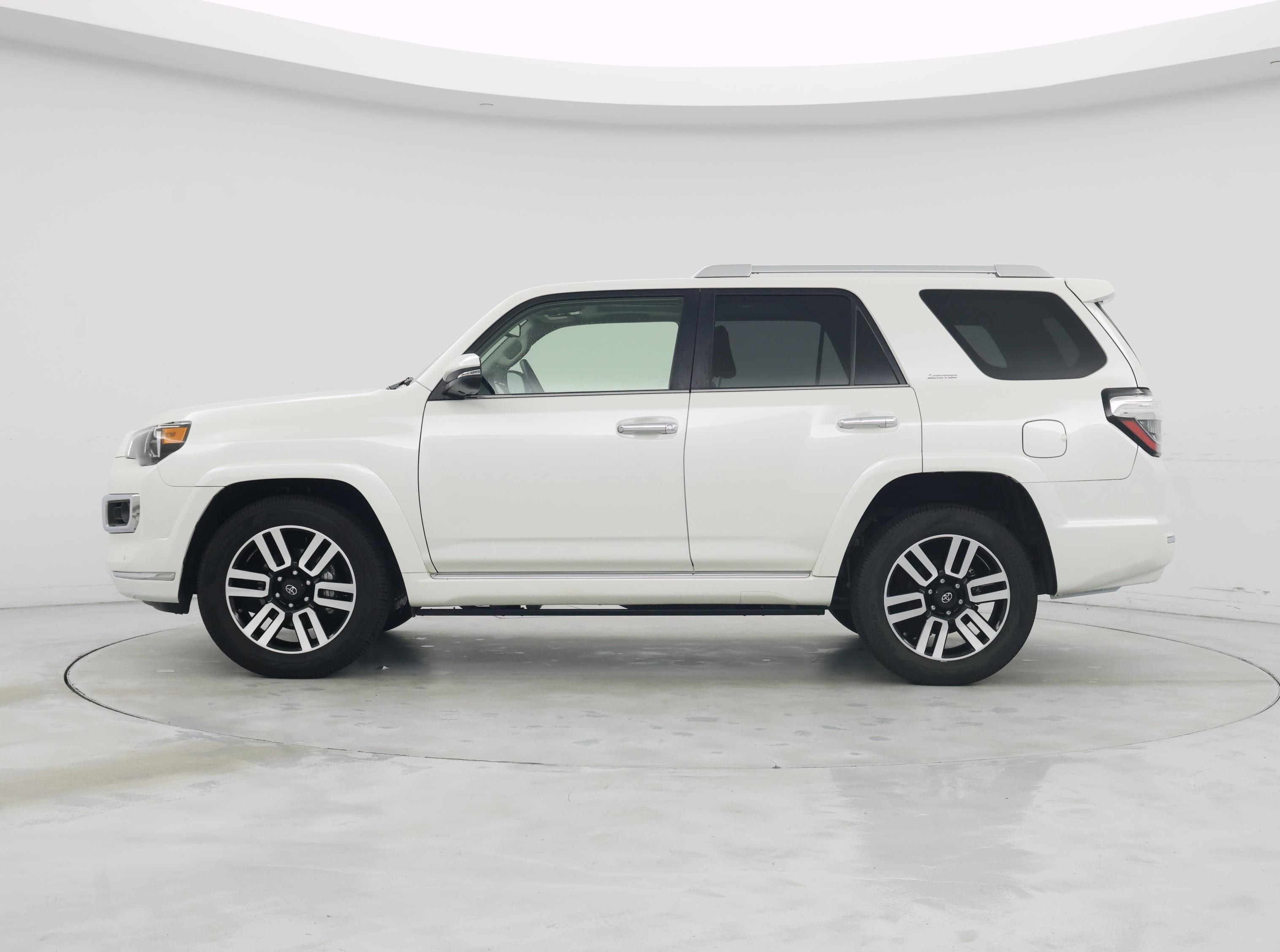 Thumbnail: 2021 Toyota 4Runner - 3