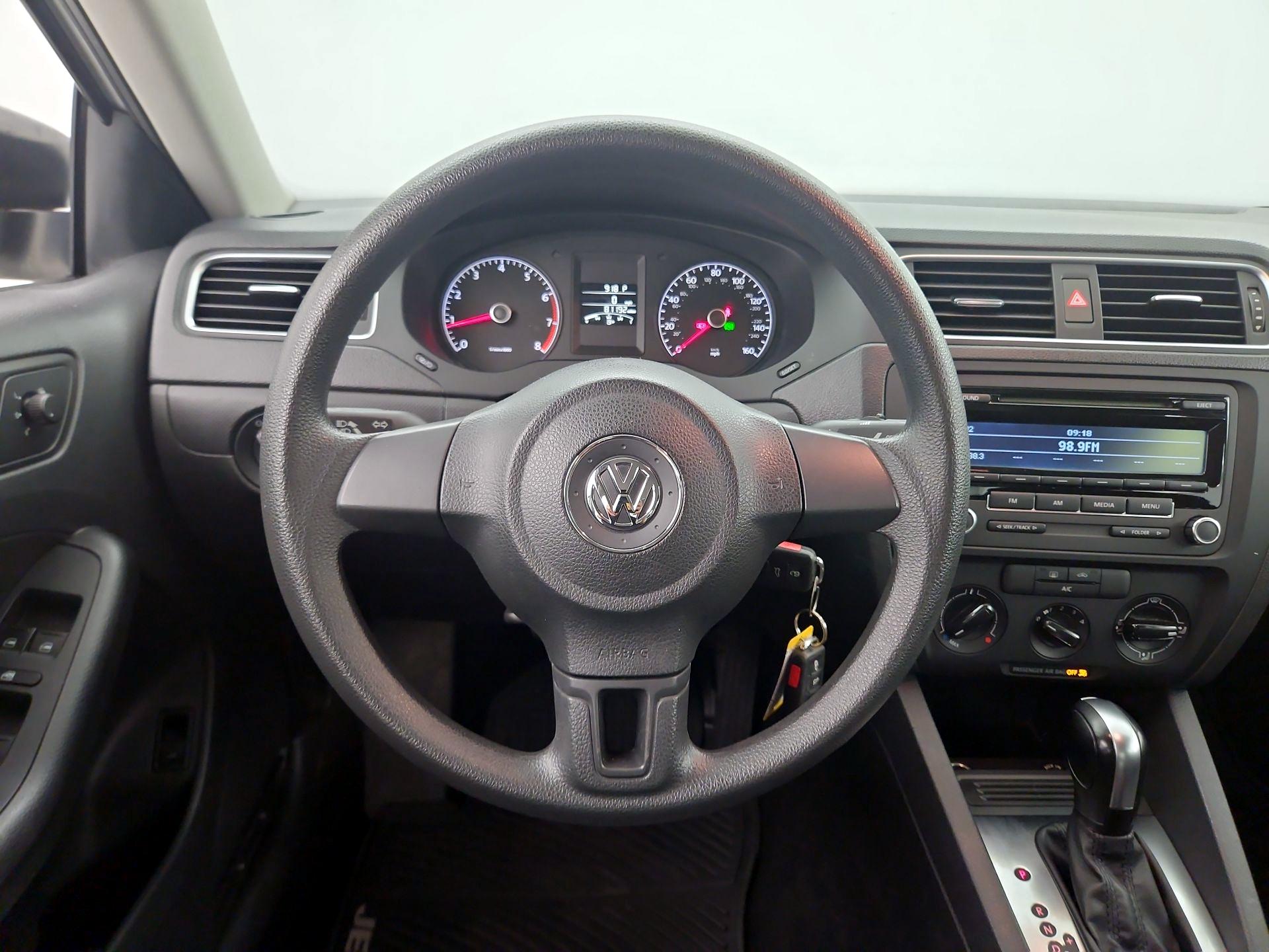 Thumbnail: 2014 Volkswagen Jetta - 10