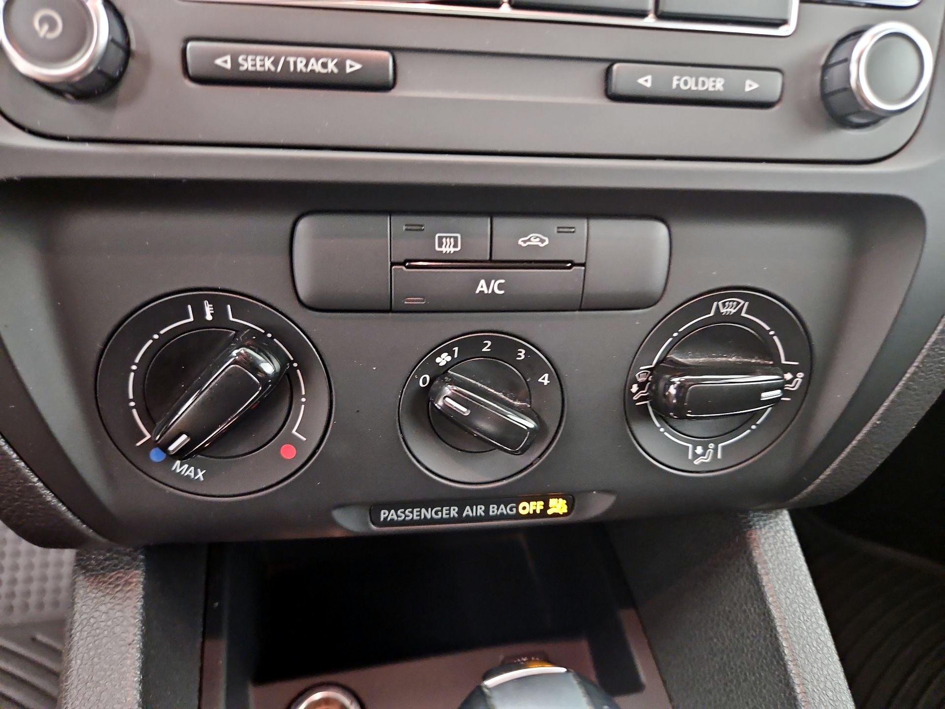 Thumbnail: 2014 Volkswagen Jetta - 14