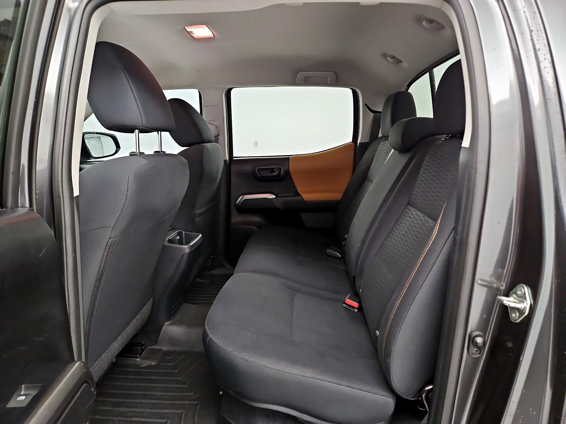 Thumbnail: 2019 Toyota Tacoma - 19