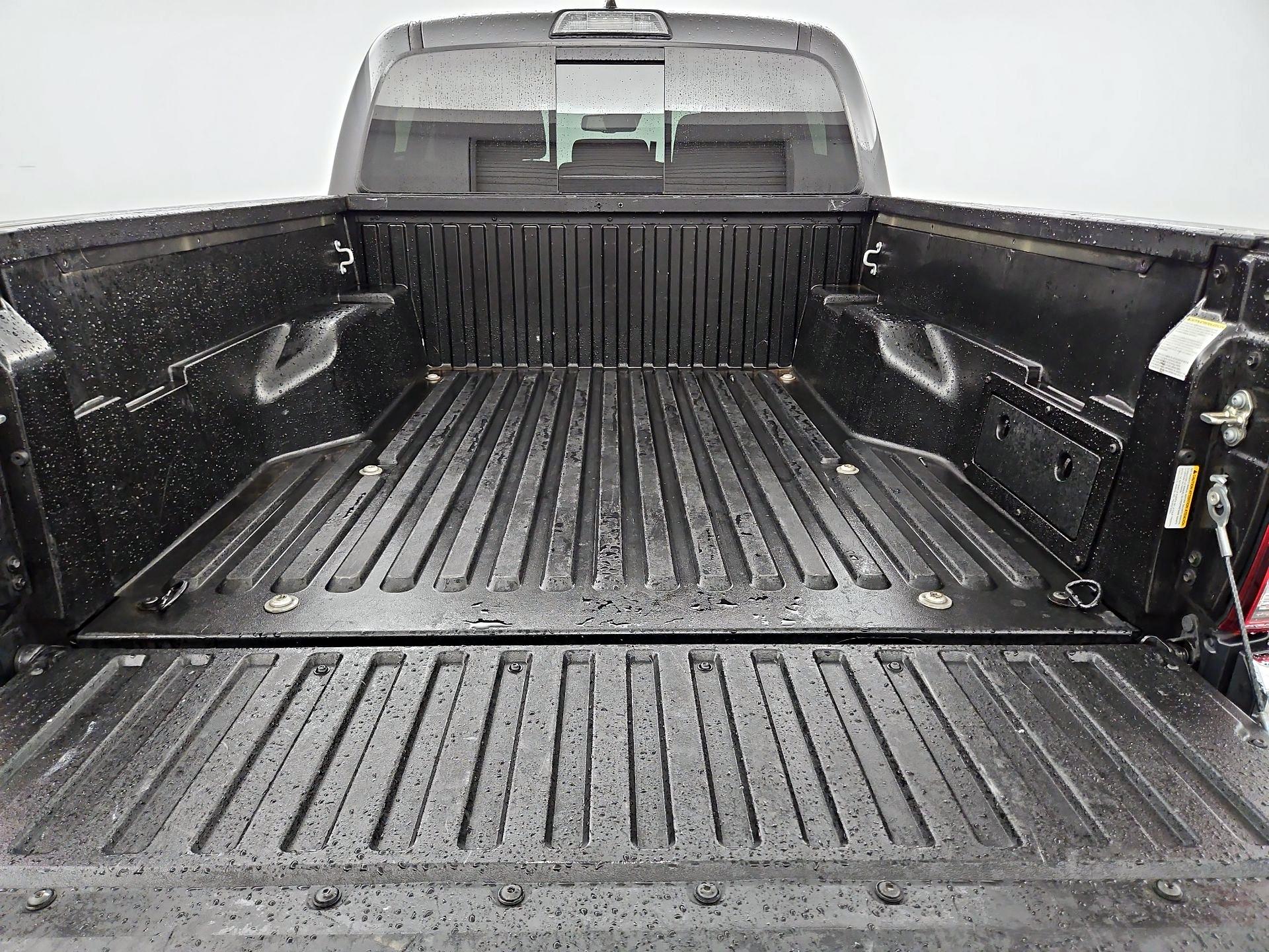 Thumbnail: 2019 Toyota Tacoma - 20