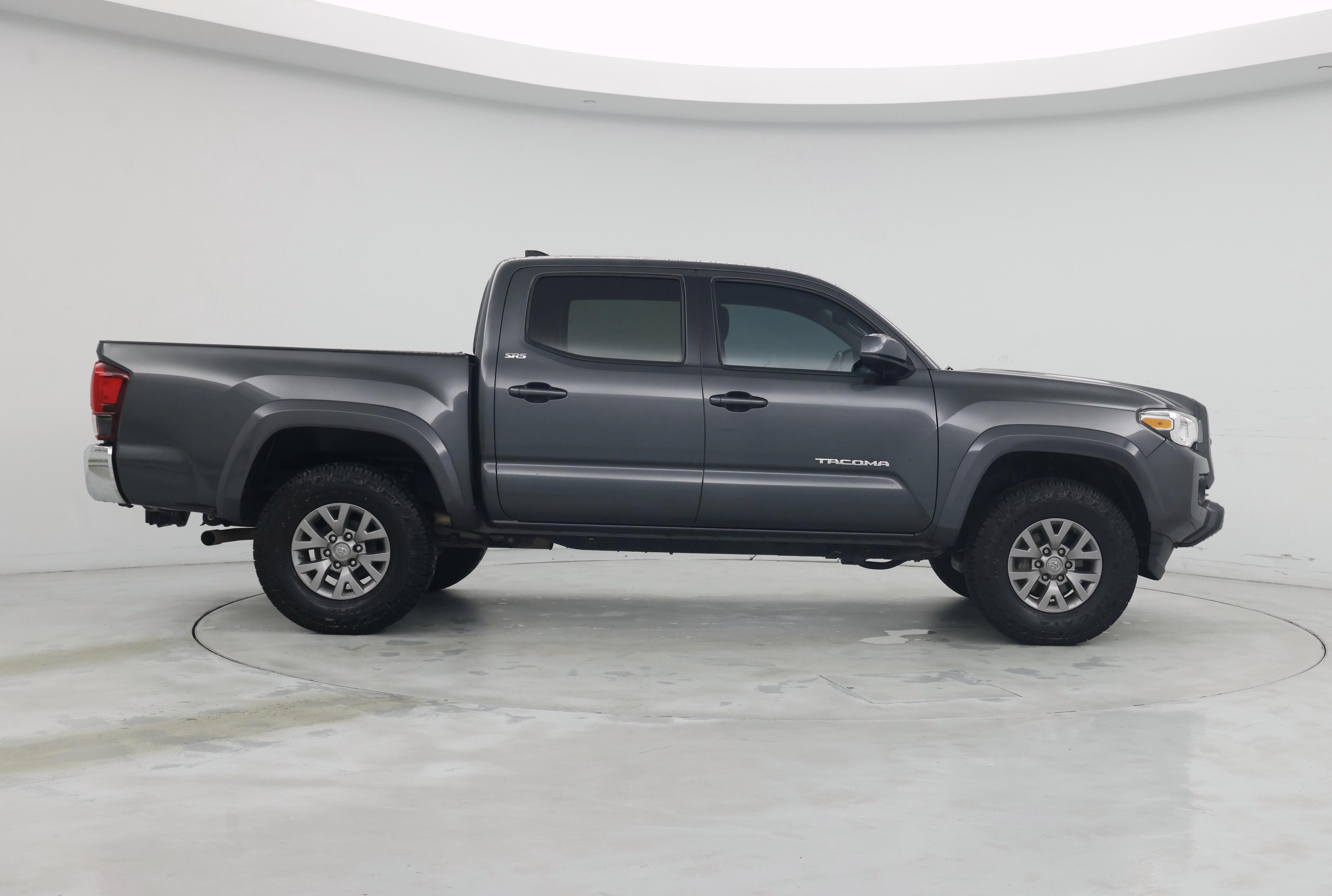 Thumbnail: 2019 Toyota Tacoma - 7
