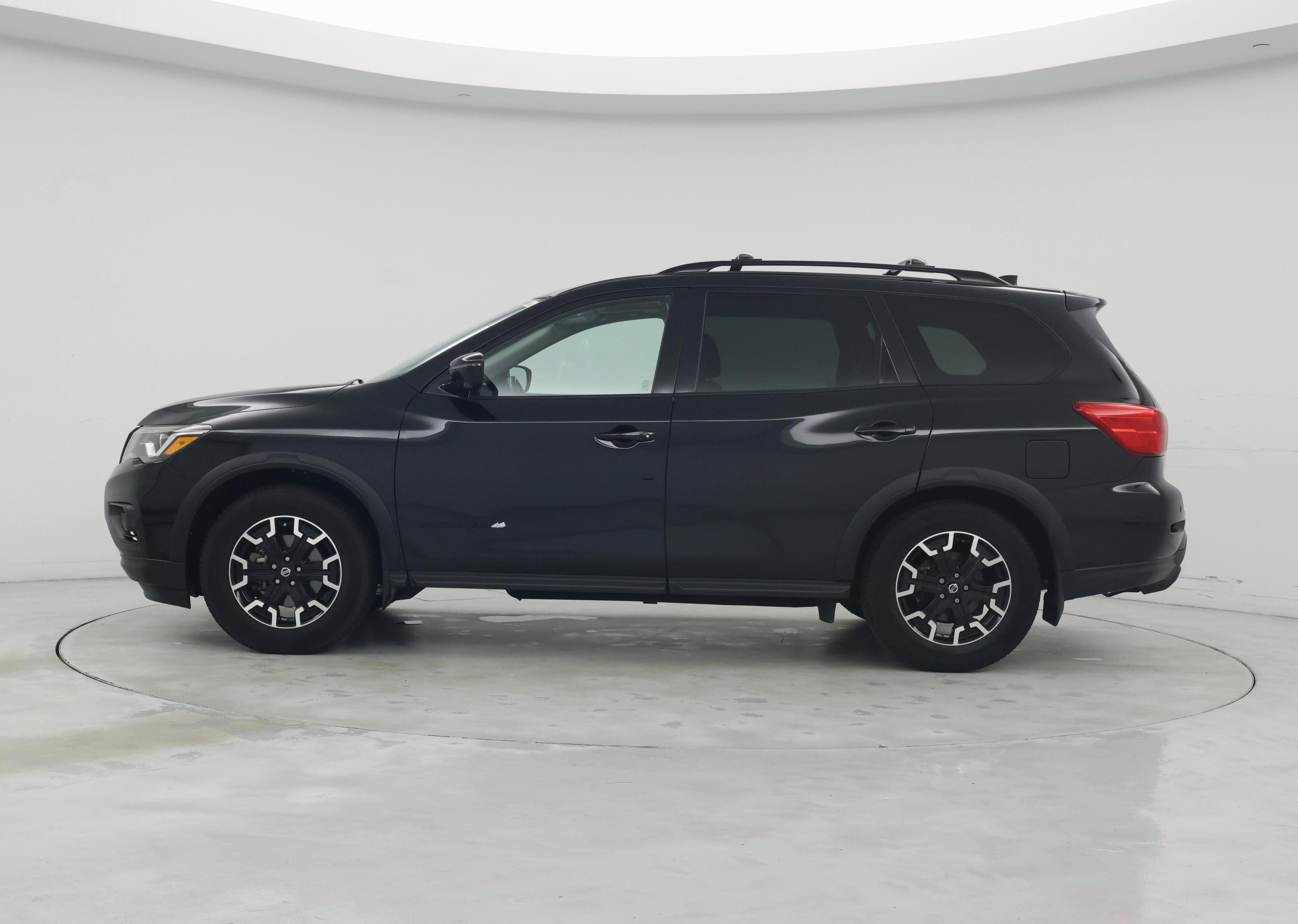 Thumbnail: 2020 Nissan Pathfinder - 3