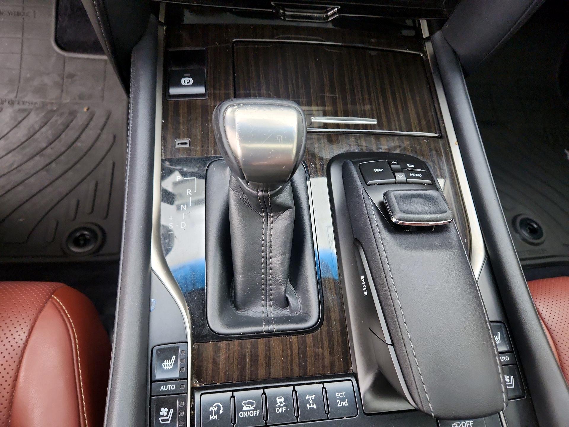 Thumbnail: 2016 Lexus LX - 18