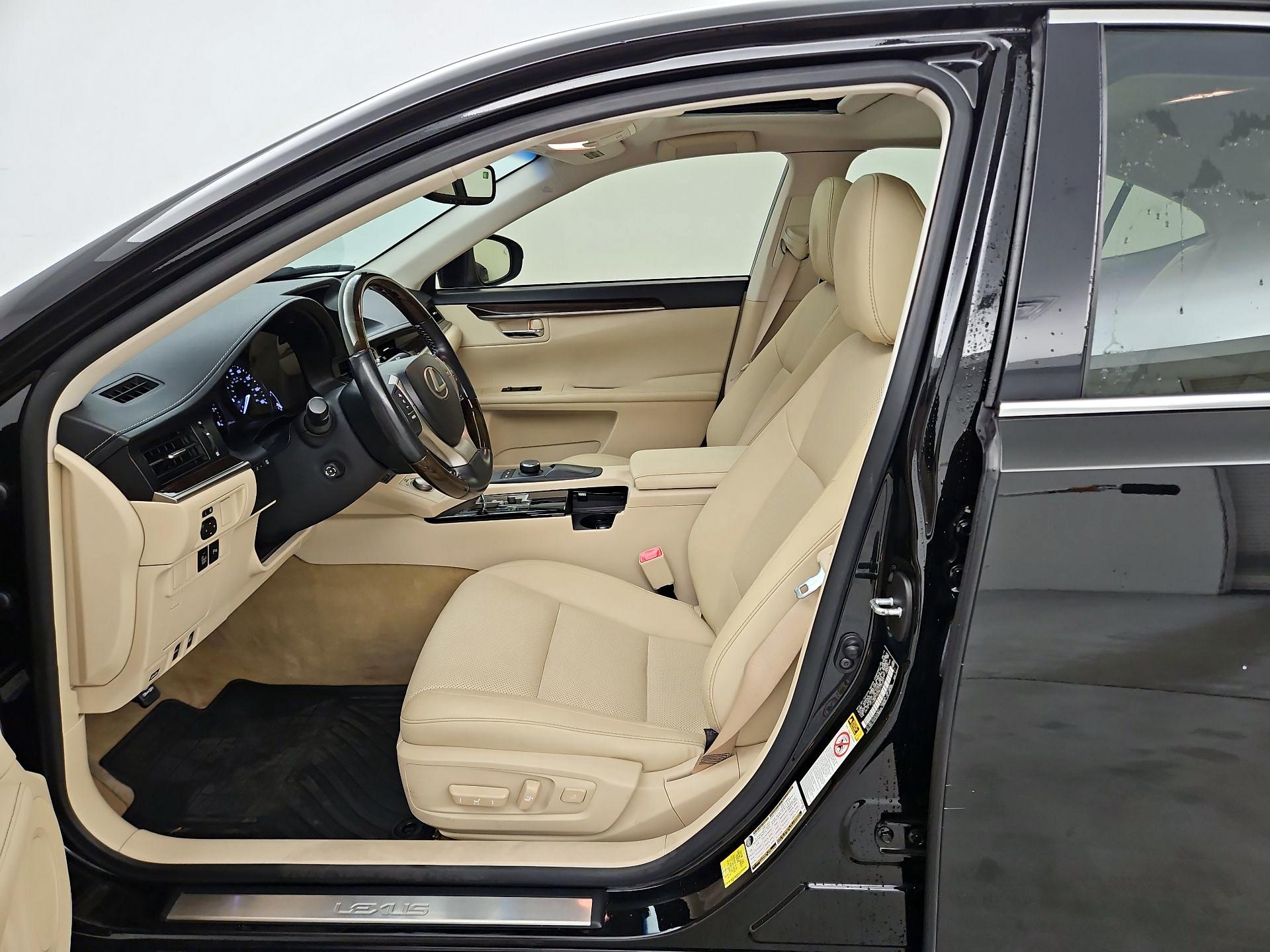 Thumbnail: 2014 Lexus ES - 11