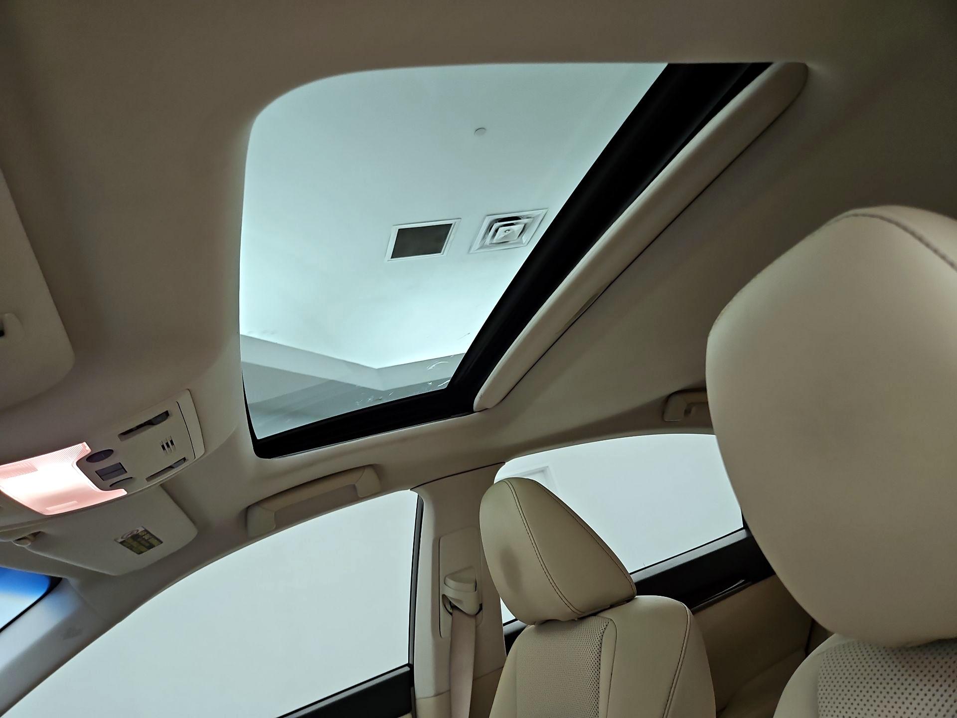 Thumbnail: 2014 Lexus ES - 19