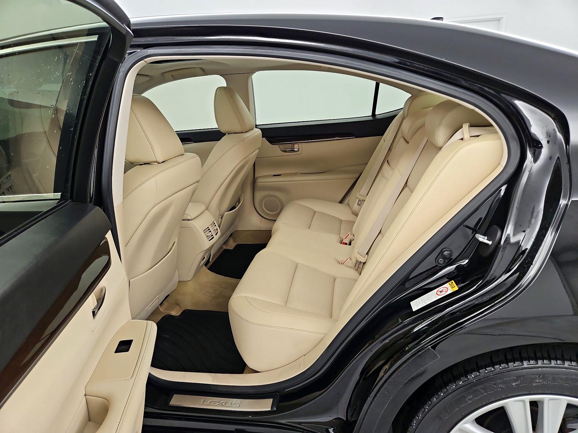 Thumbnail: 2014 Lexus ES - 20