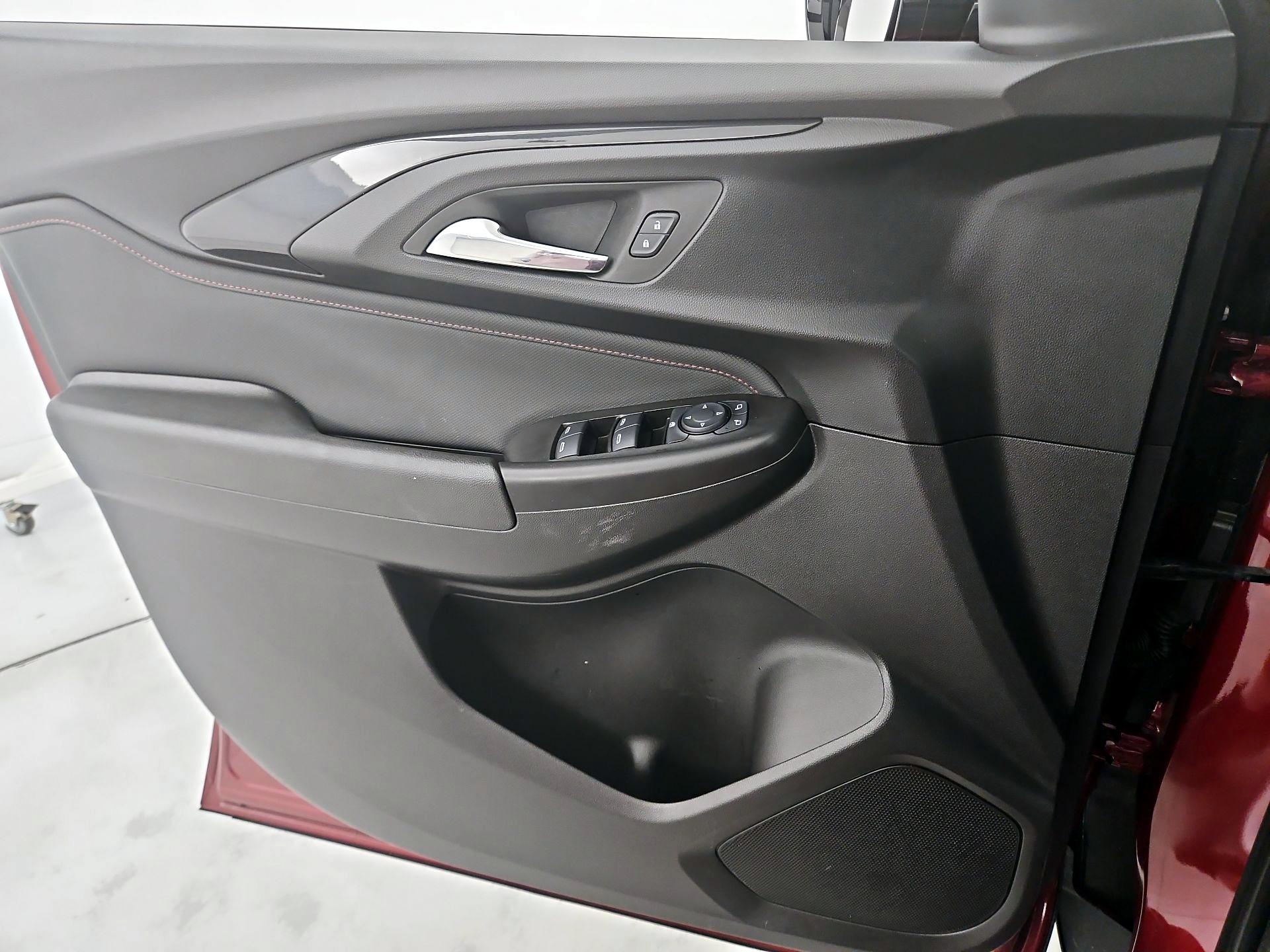 Thumbnail: 2023 Chevrolet TrailBlazer - 12