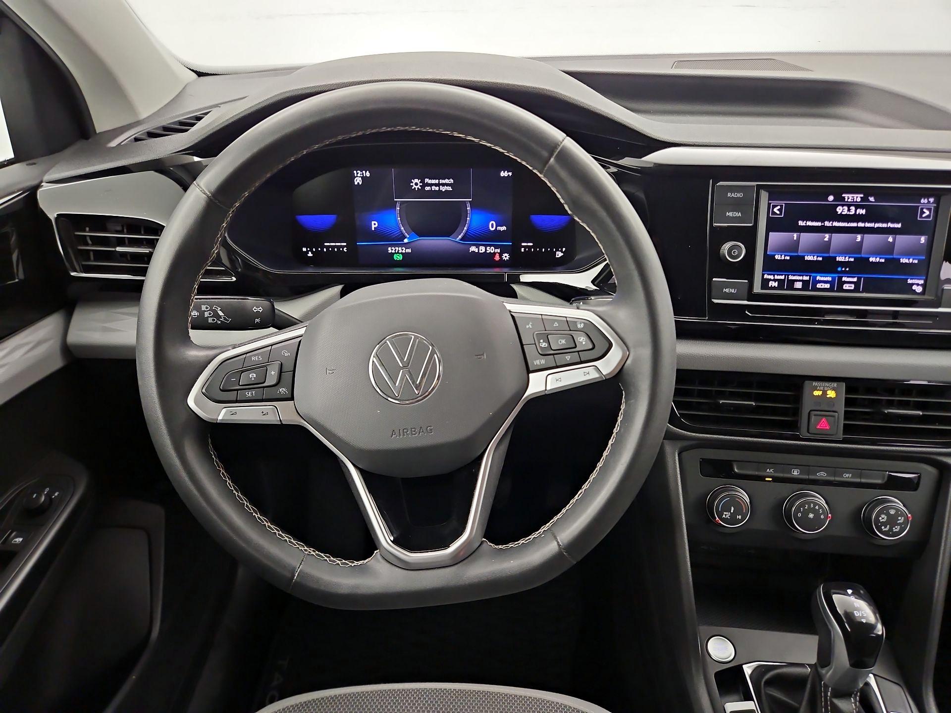 Thumbnail: 2022 Volkswagen Taos - 10