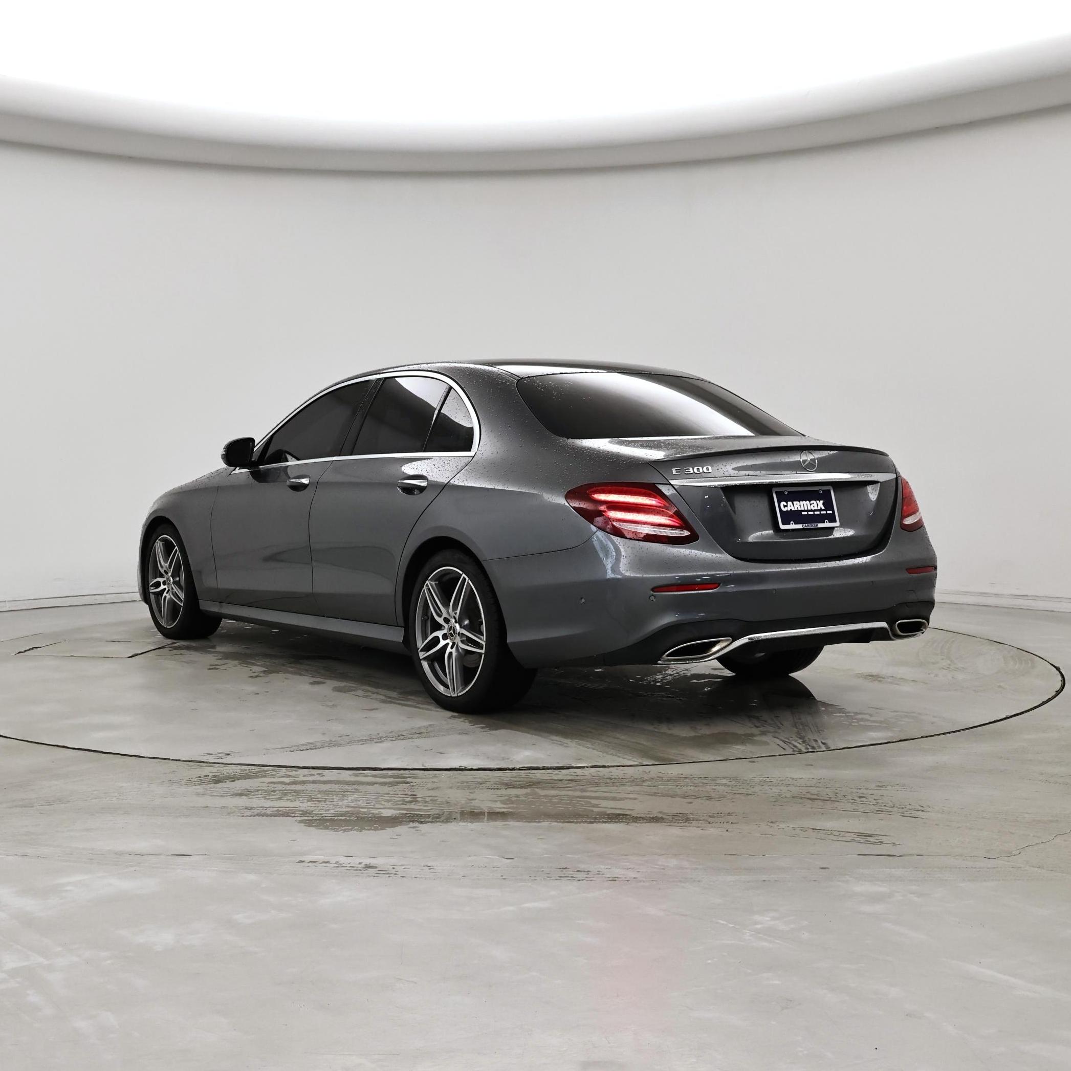 Thumbnail: 2018 Mercedes-Benz E-Class - 2