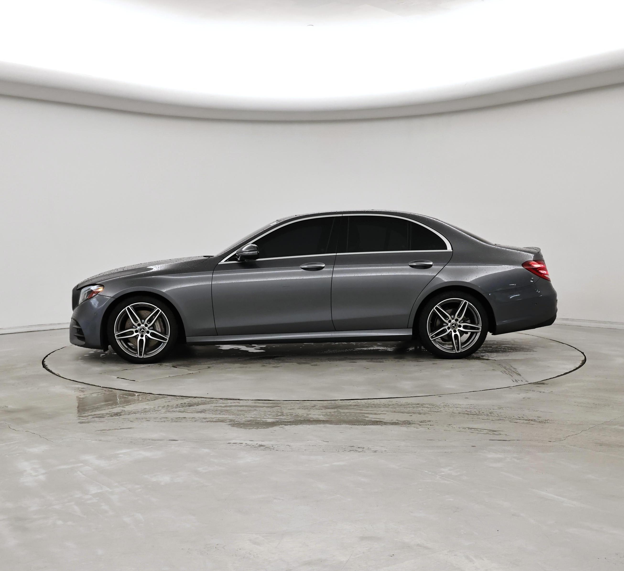 Thumbnail: 2018 Mercedes-Benz E-Class - 3