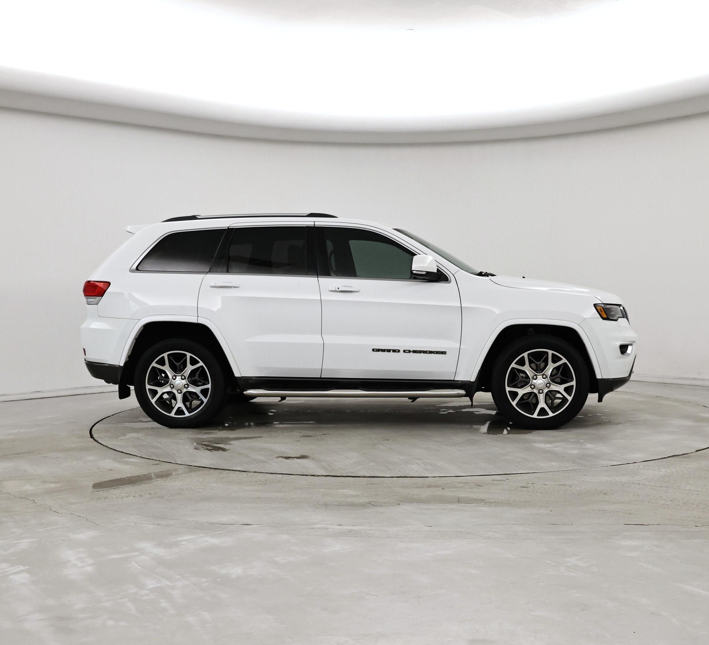 Thumbnail: 2018 Jeep Grand Cherokee - 7