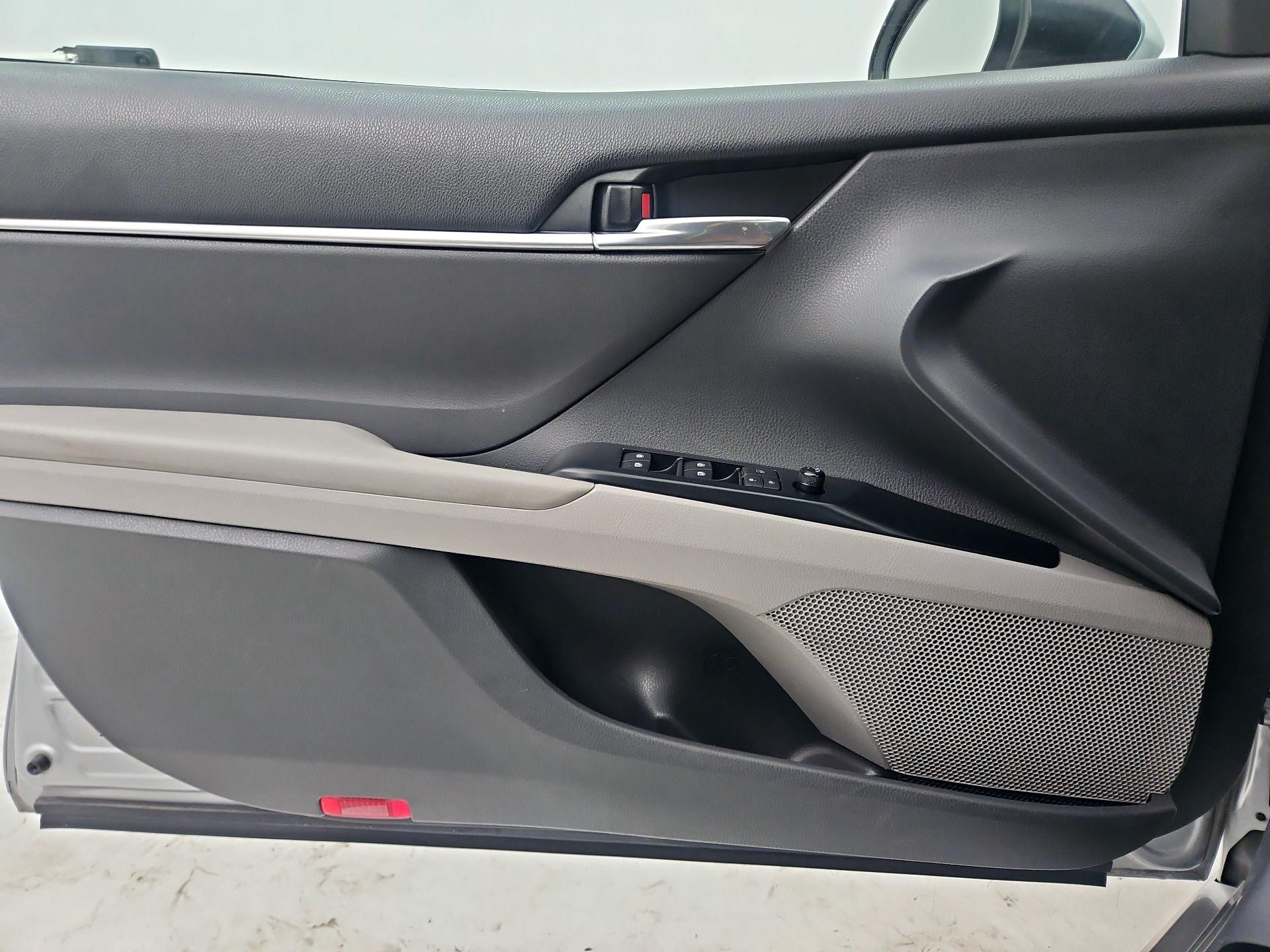 Thumbnail: 2020 Toyota Camry - 12