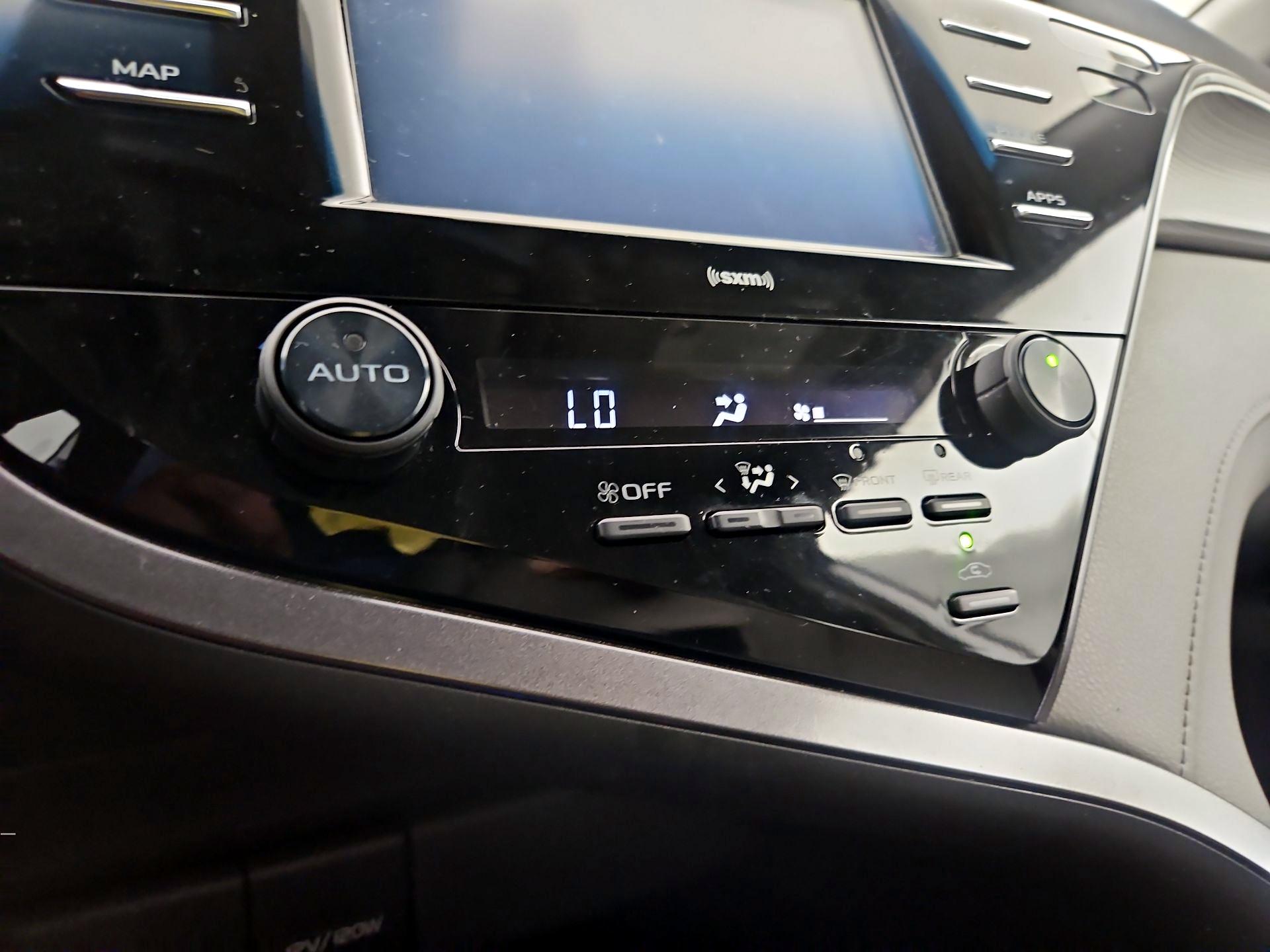 Thumbnail: 2020 Toyota Camry - 16
