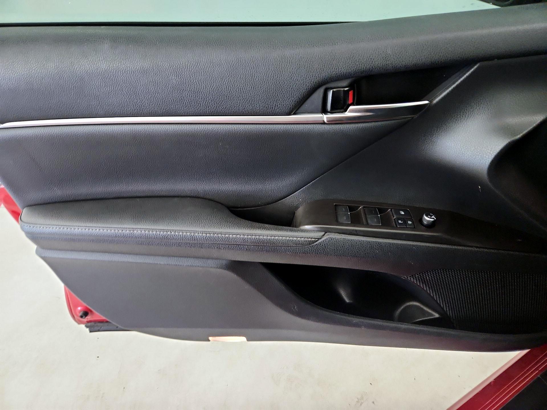 Thumbnail: 2021 Toyota Camry - 12