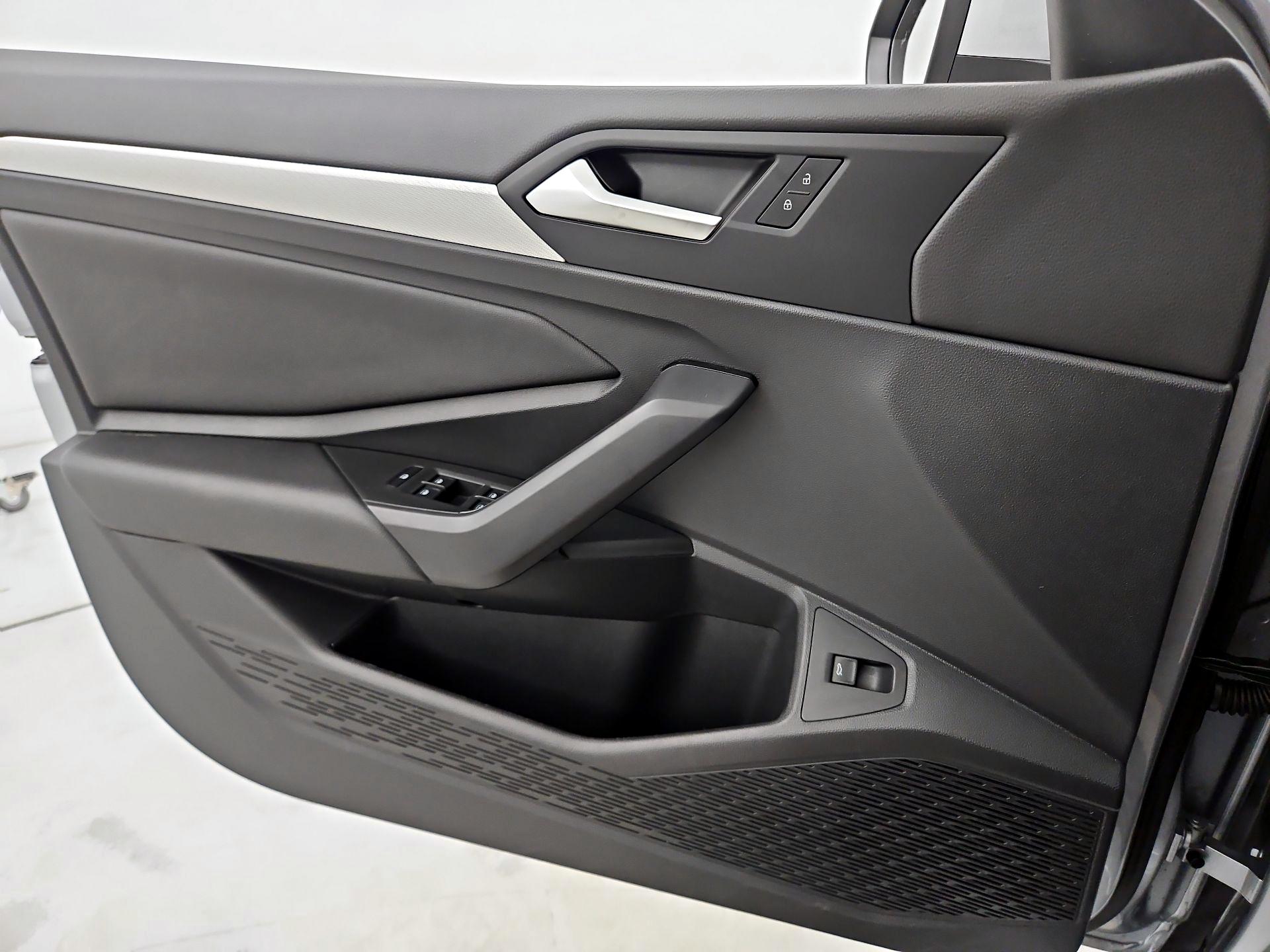 Thumbnail: 2020 Volkswagen Jetta - 12