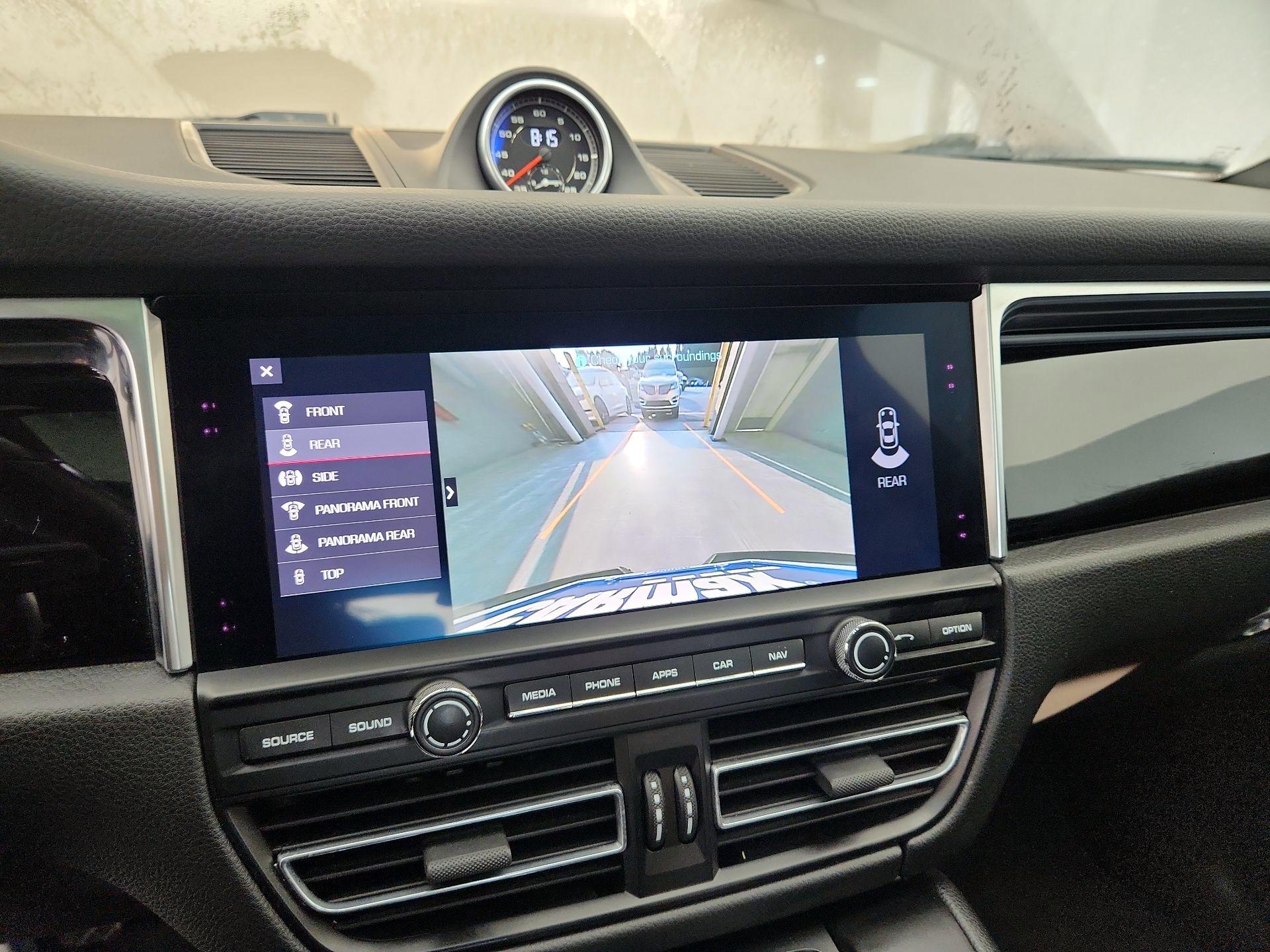 Thumbnail: 2021 Porsche Macan - 15