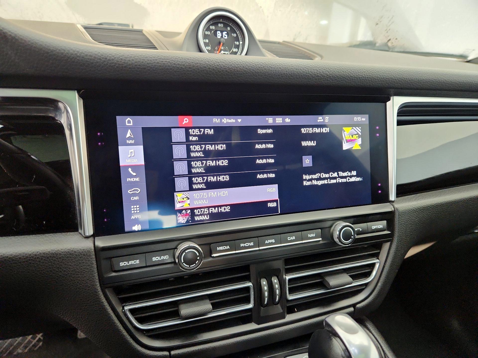 Thumbnail: 2021 Porsche Macan - 16