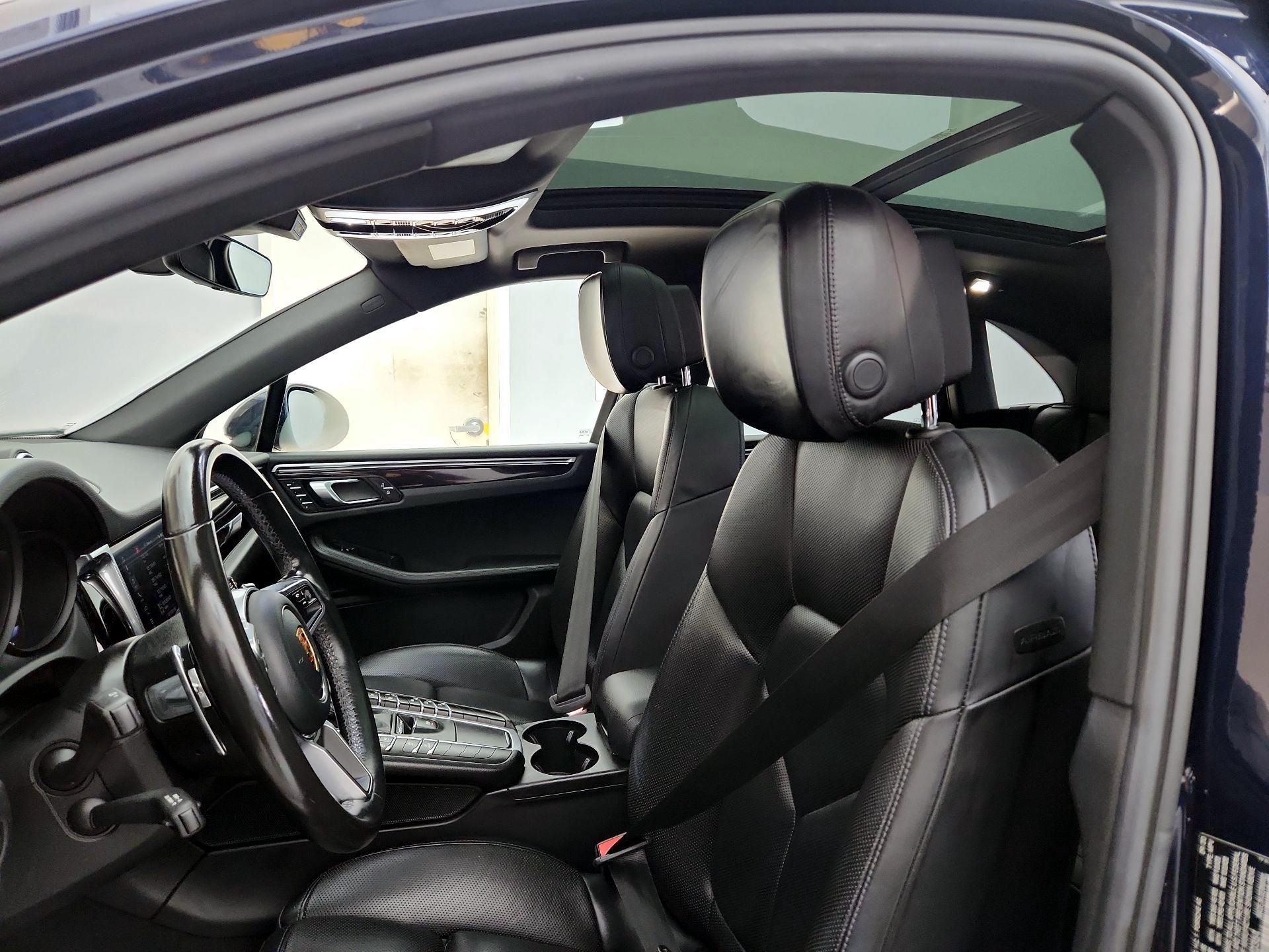 Thumbnail: 2021 Porsche Macan - 19