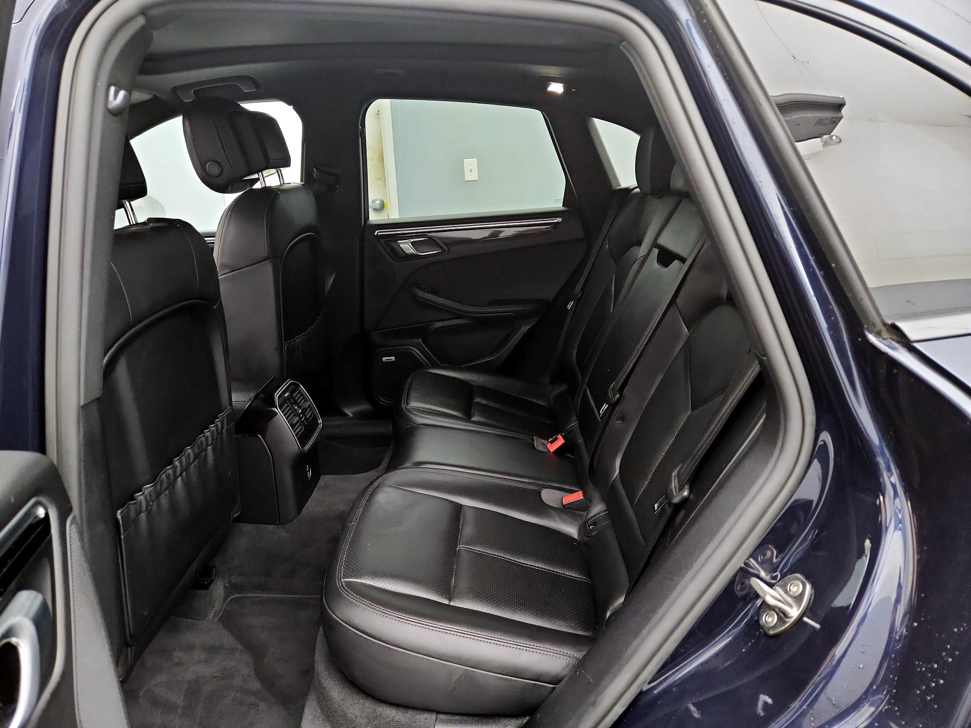 Thumbnail: 2021 Porsche Macan - 20