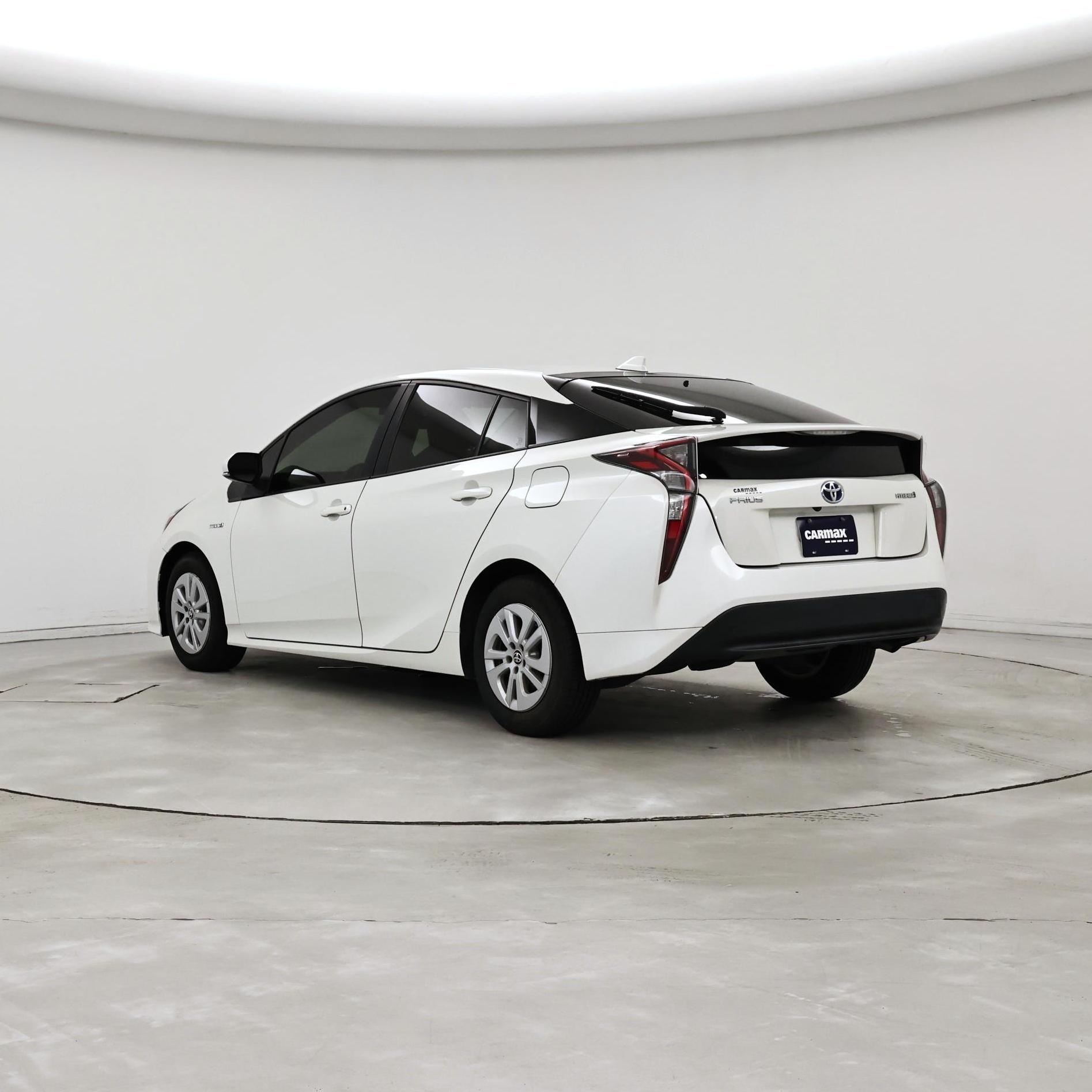 Thumbnail: 2016 Toyota Prius - 2