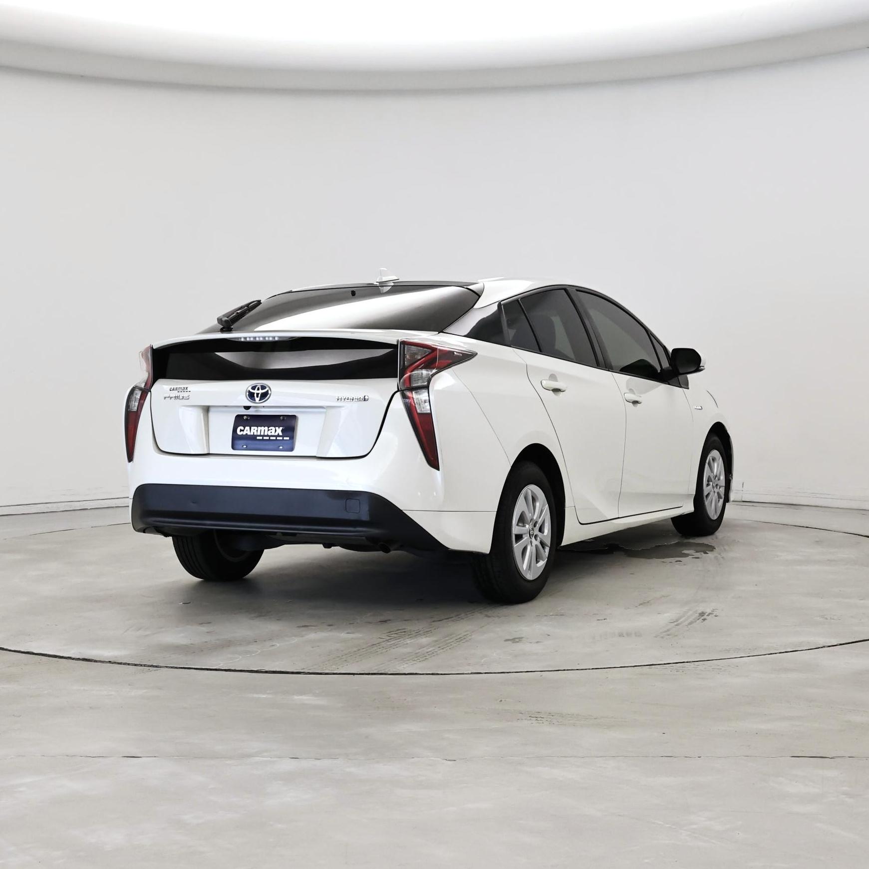 Thumbnail: 2016 Toyota Prius - 8