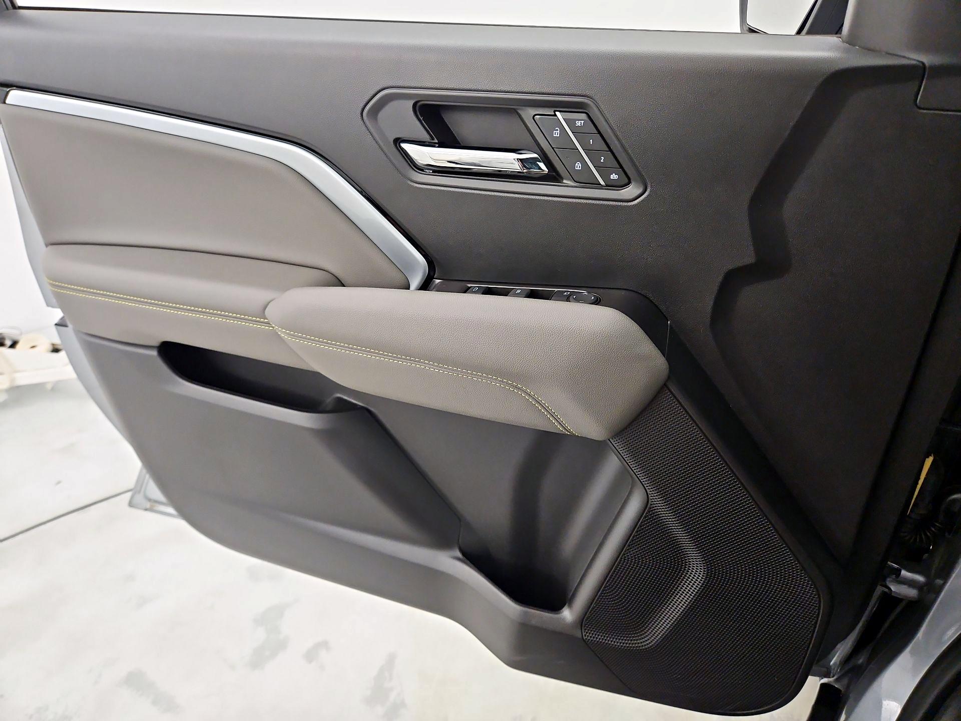 Thumbnail: 2024 Chevrolet Colorado - 12
