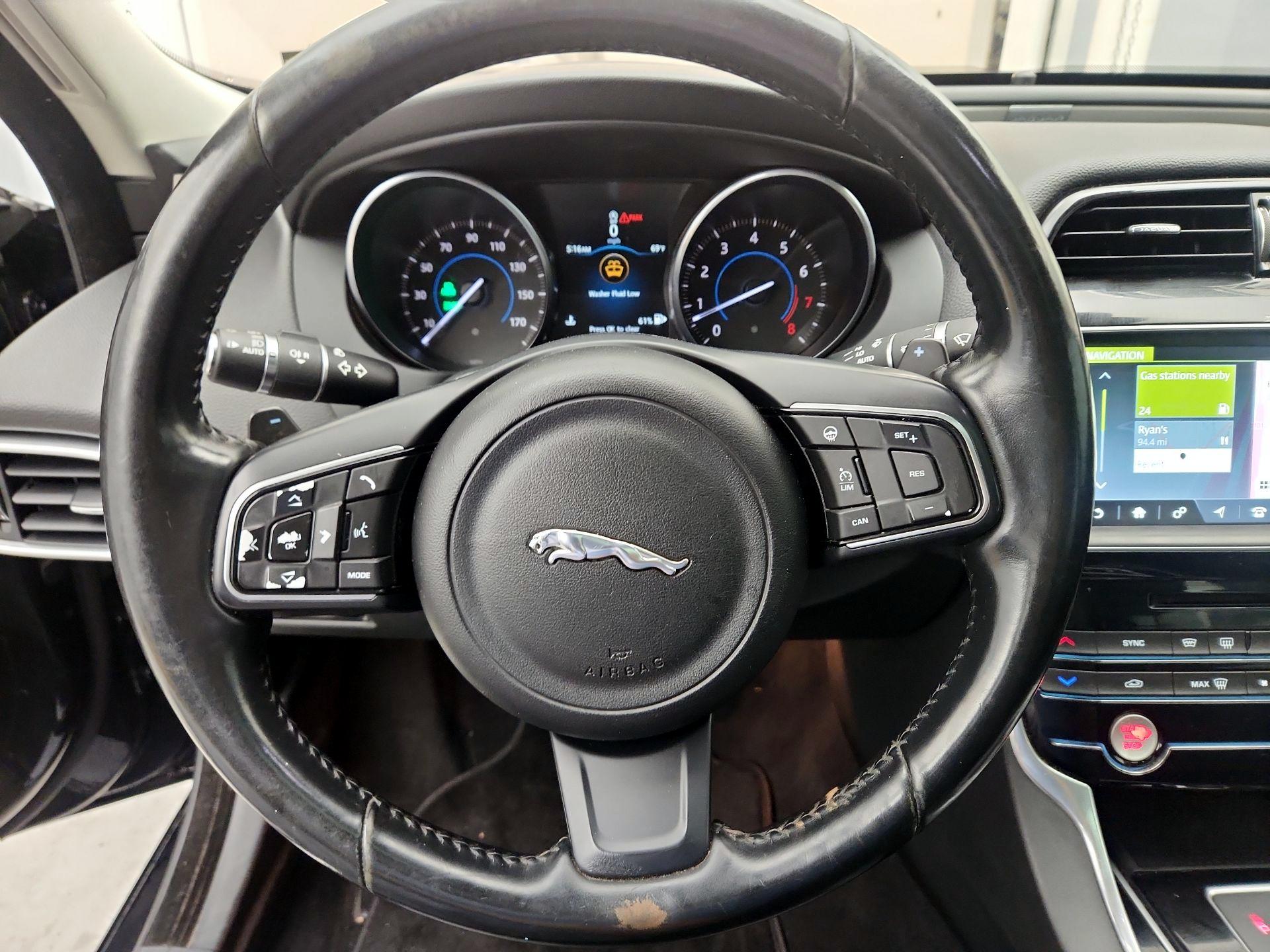 Thumbnail: 2017 Jaguar XE - 10